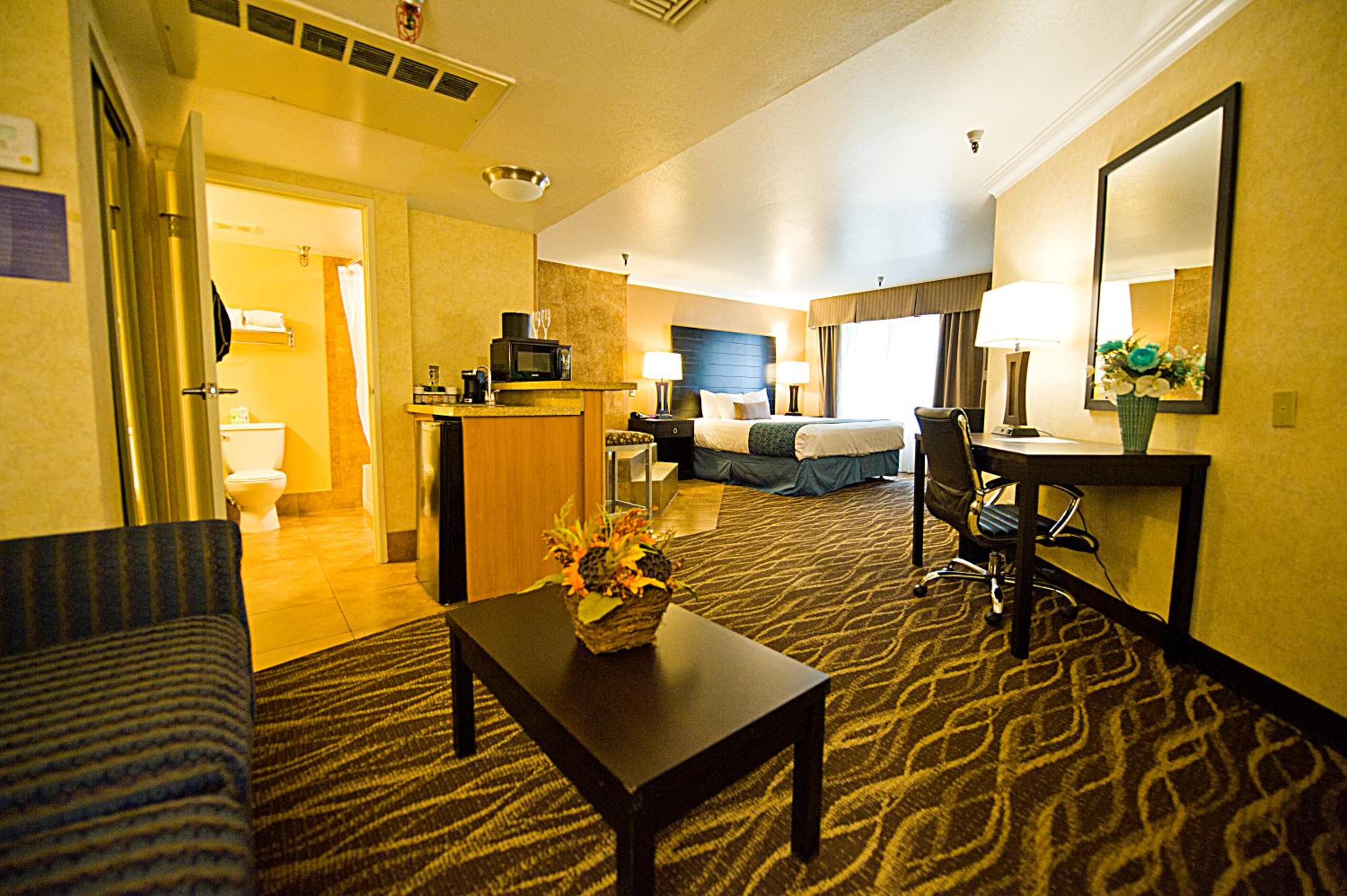 Executive King Suite with Spa Bath - Photo 2
