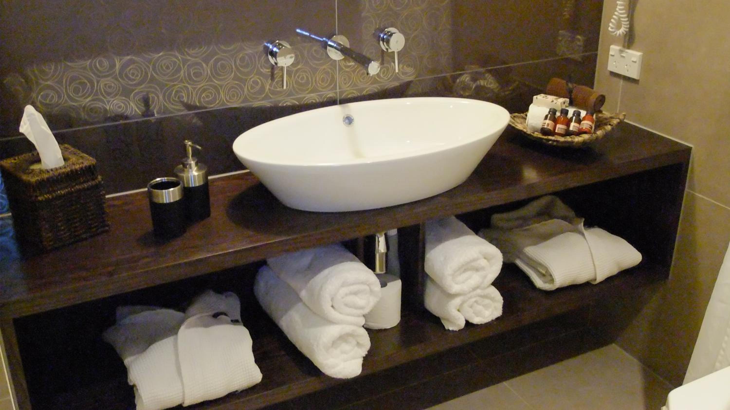 Executive Studio with Spa Bath  - Photo 1