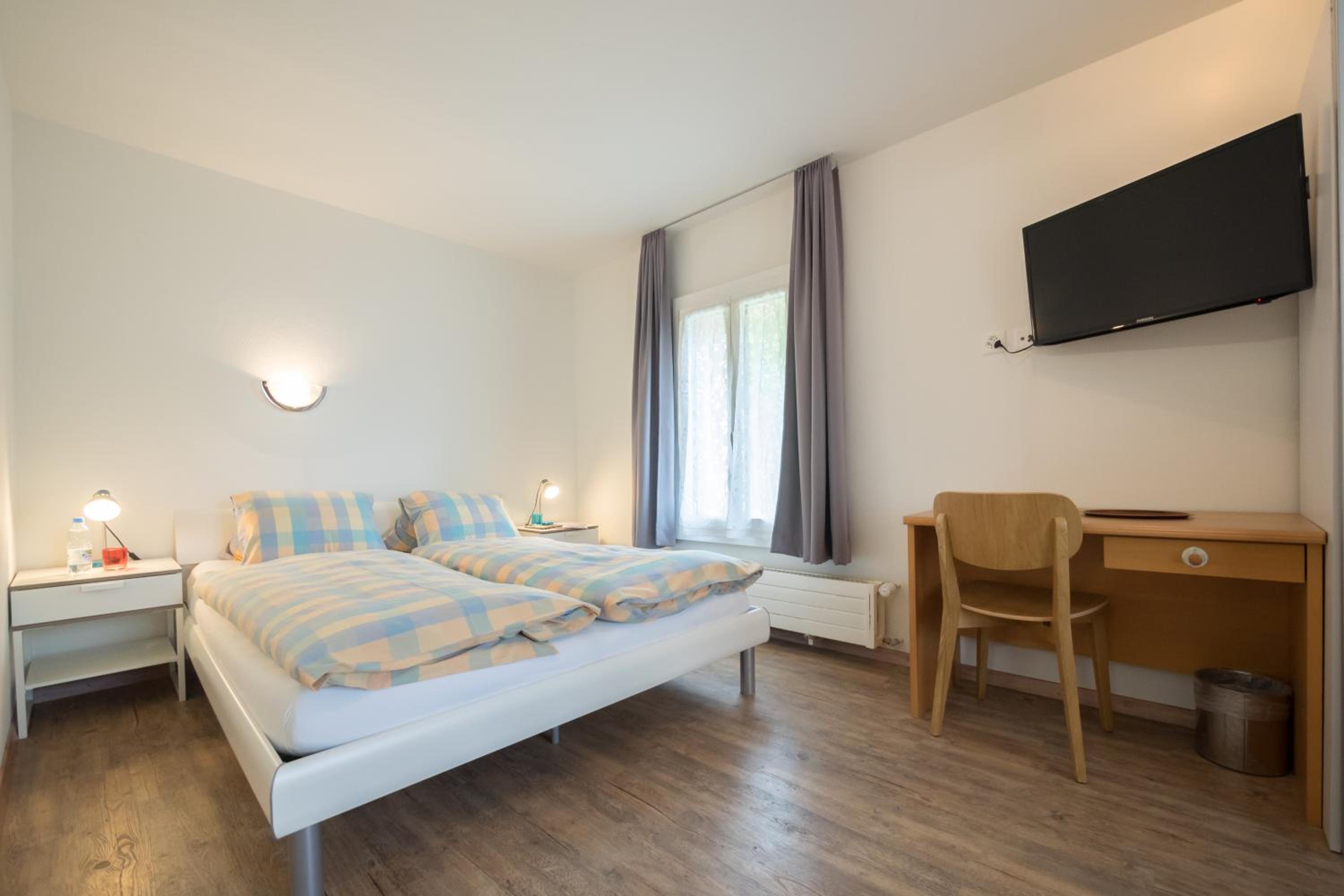 Budget Double Room photo 3