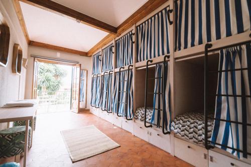 Single Bed in 10-Bed Mixed Dormitory Room photo 3