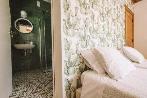 Twin Room with Private Bathroom photo 1