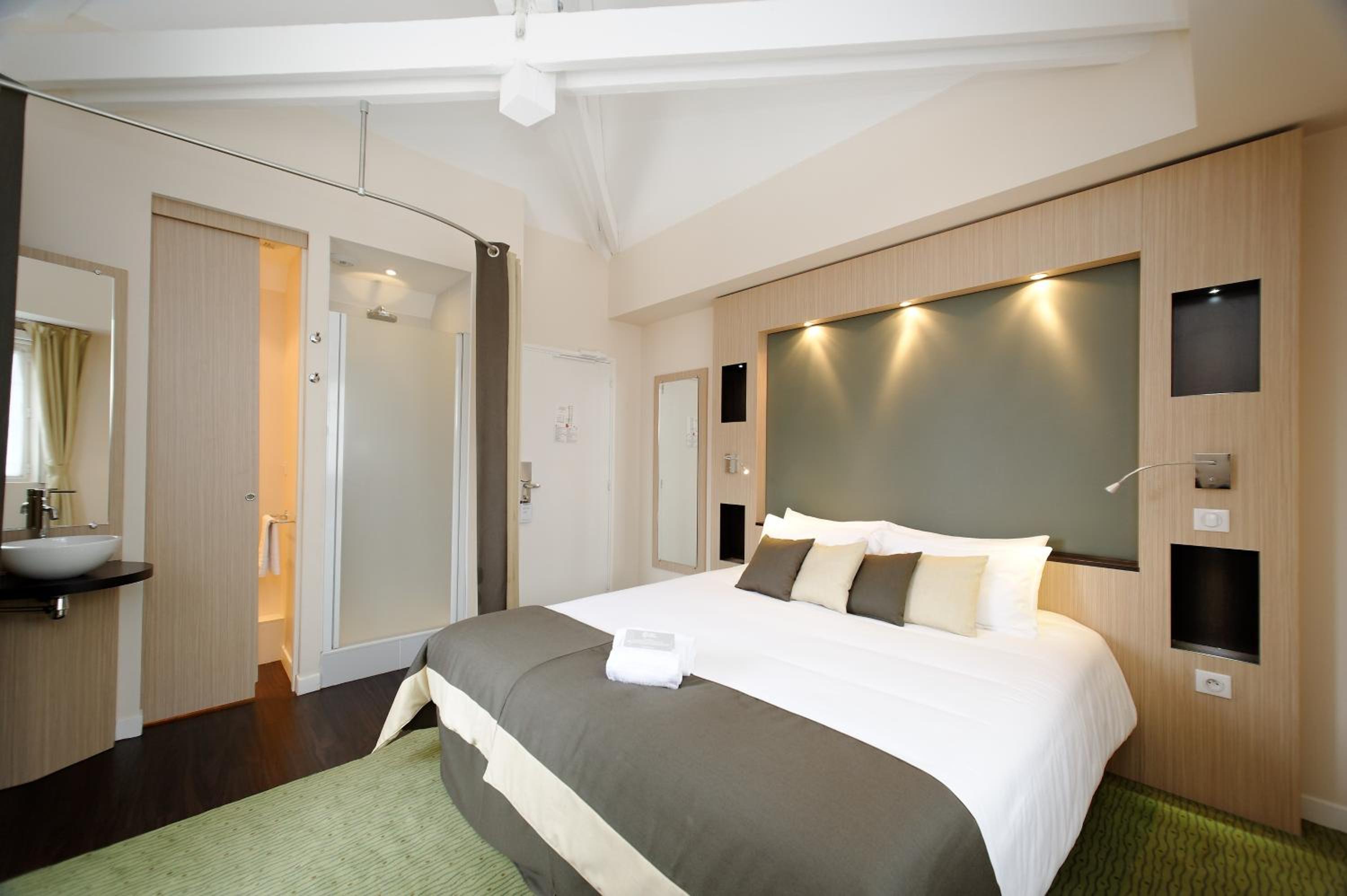 Charm Double Room - Photo 2
