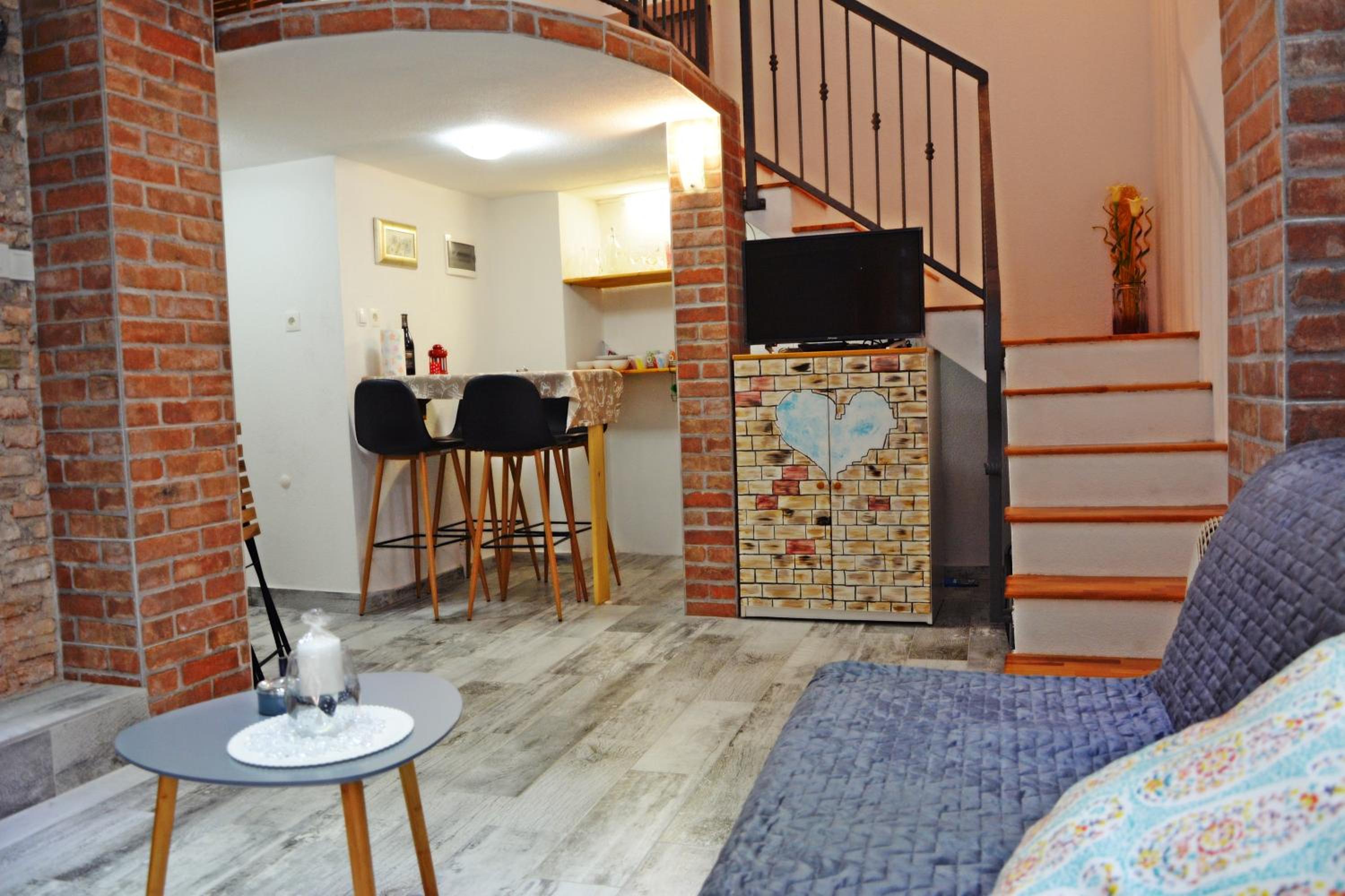 Apartment photo 1