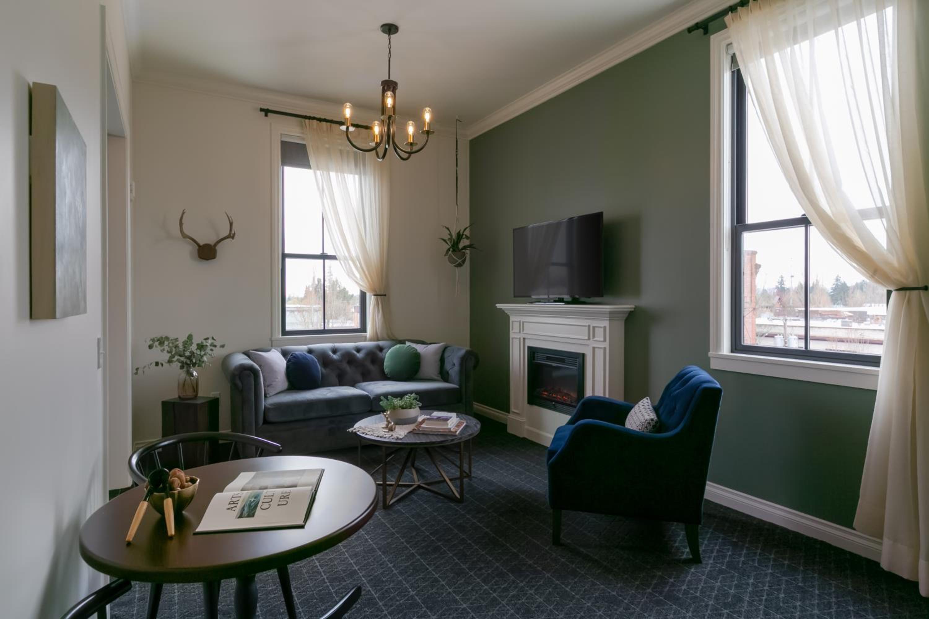 Superior King Suite