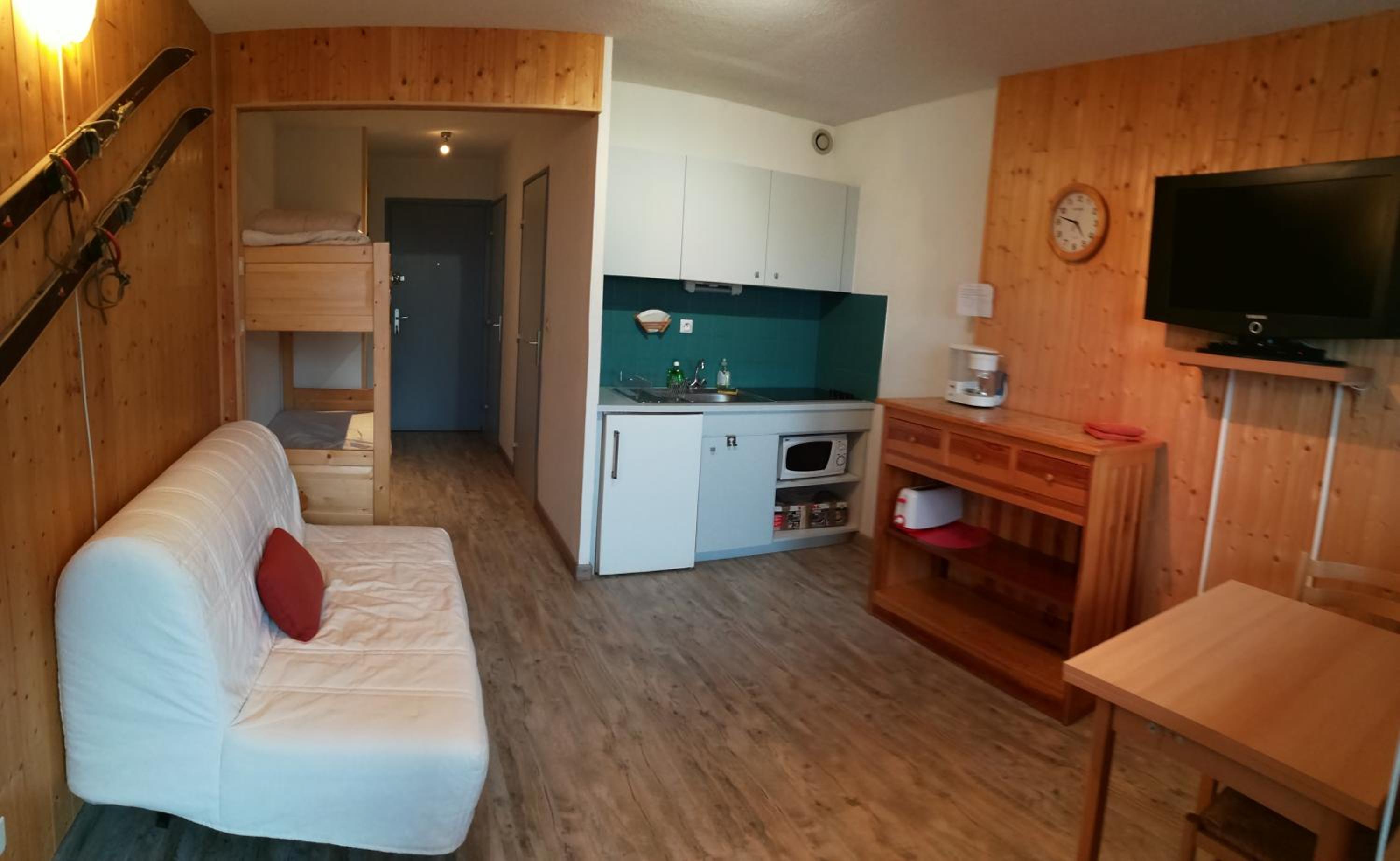 Studio Apartment photo 1