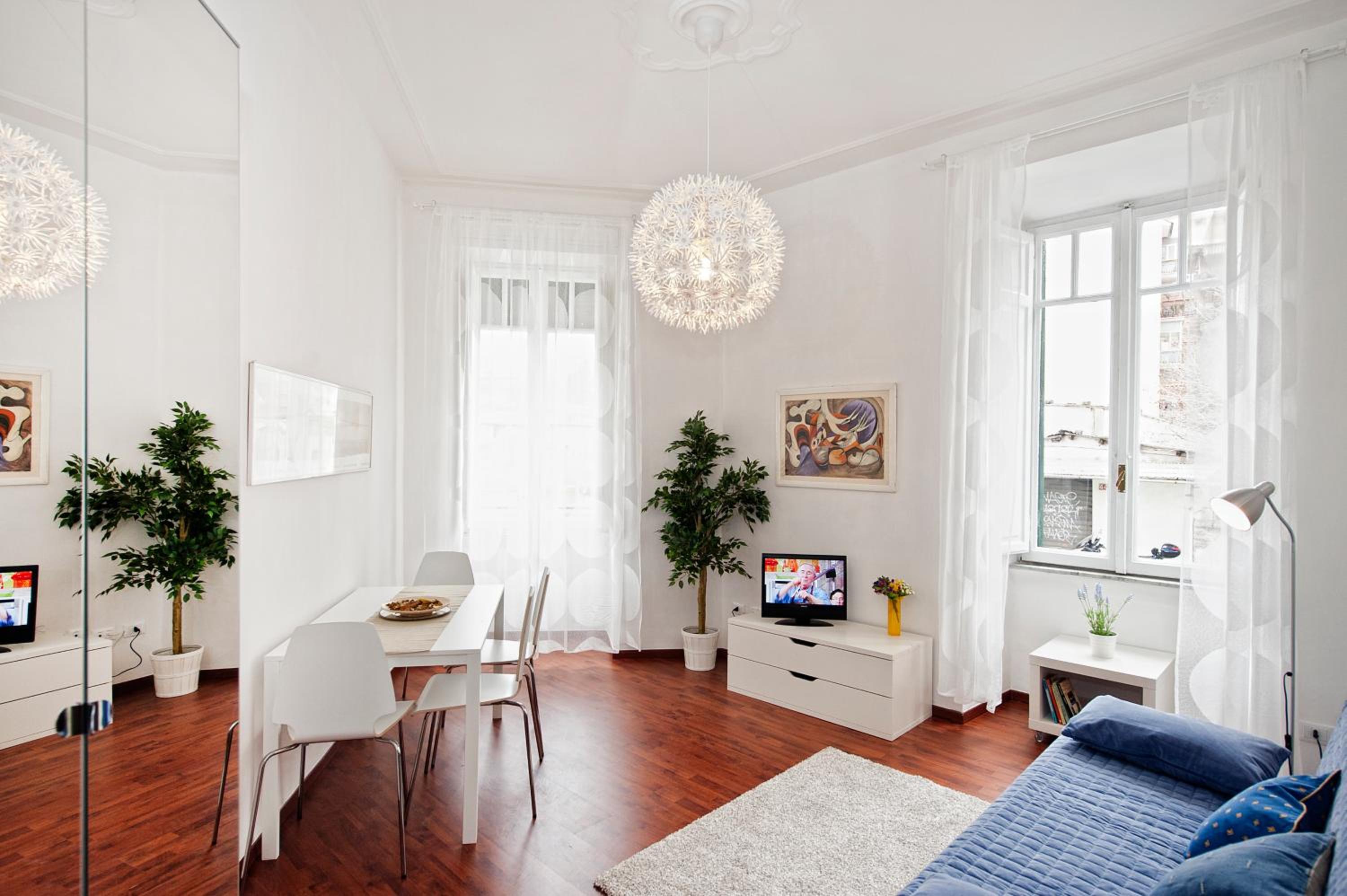 One-Bedroom Apartment photo 1