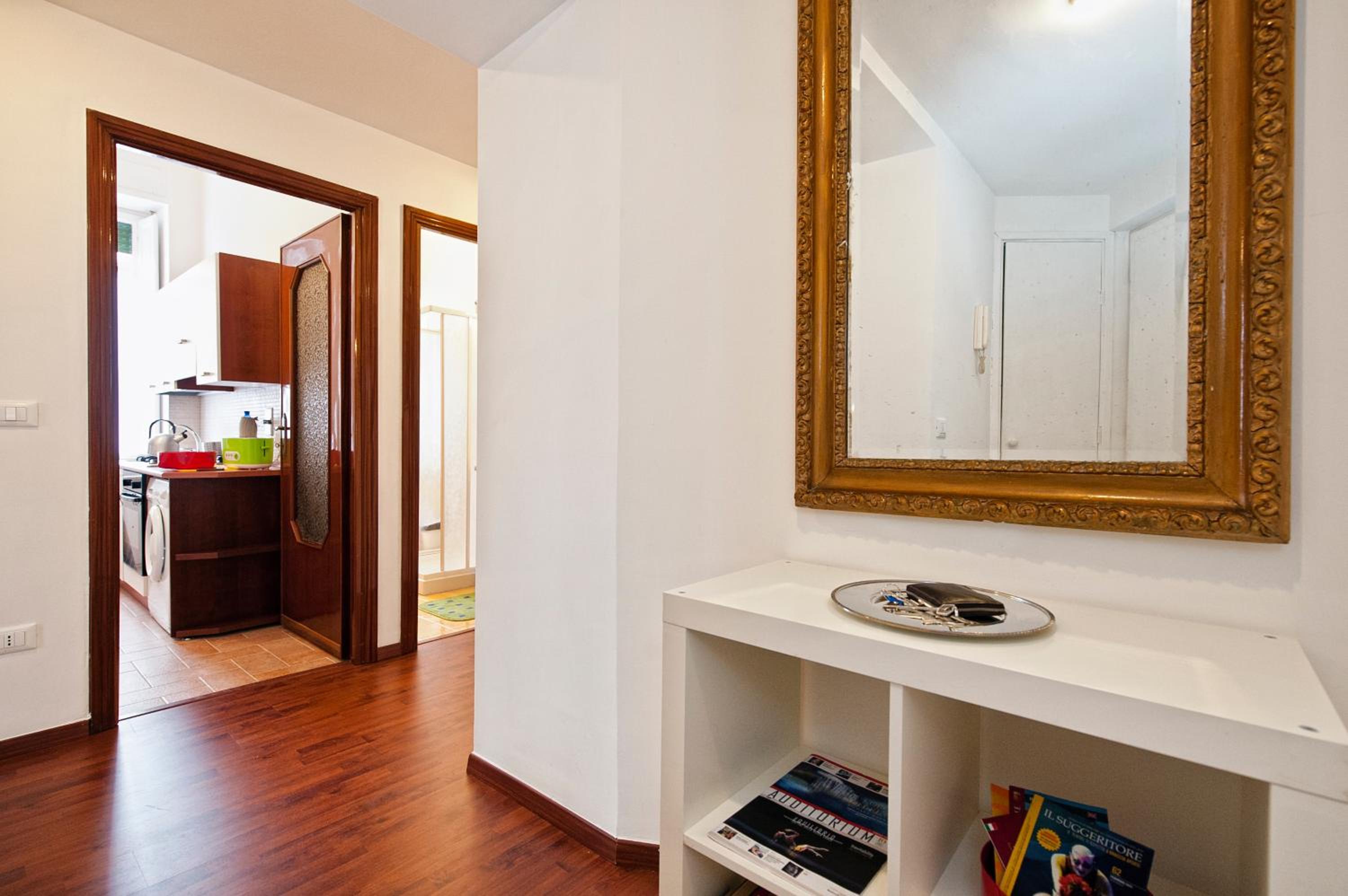 One-Bedroom Apartment photo 2