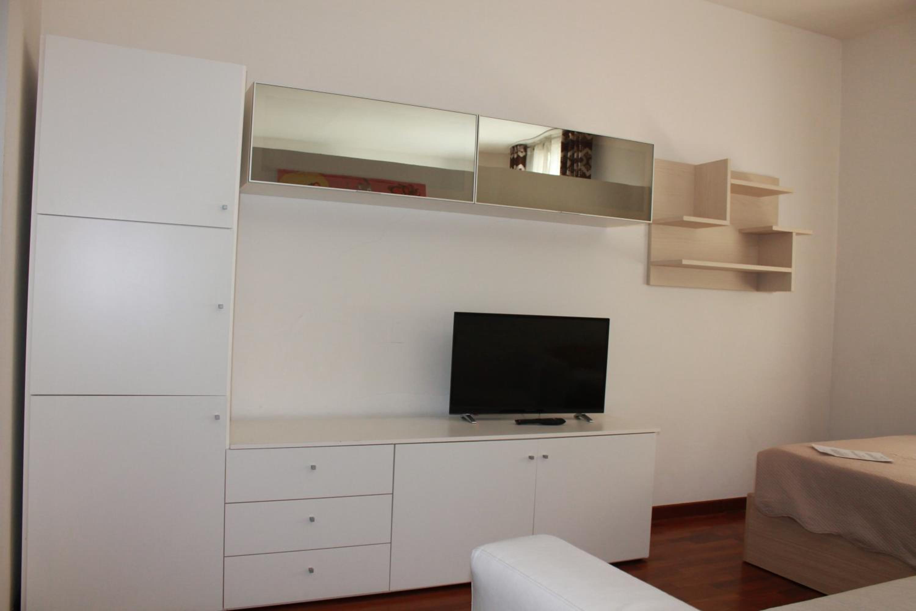 Studio (3 Adults) - Photo 25