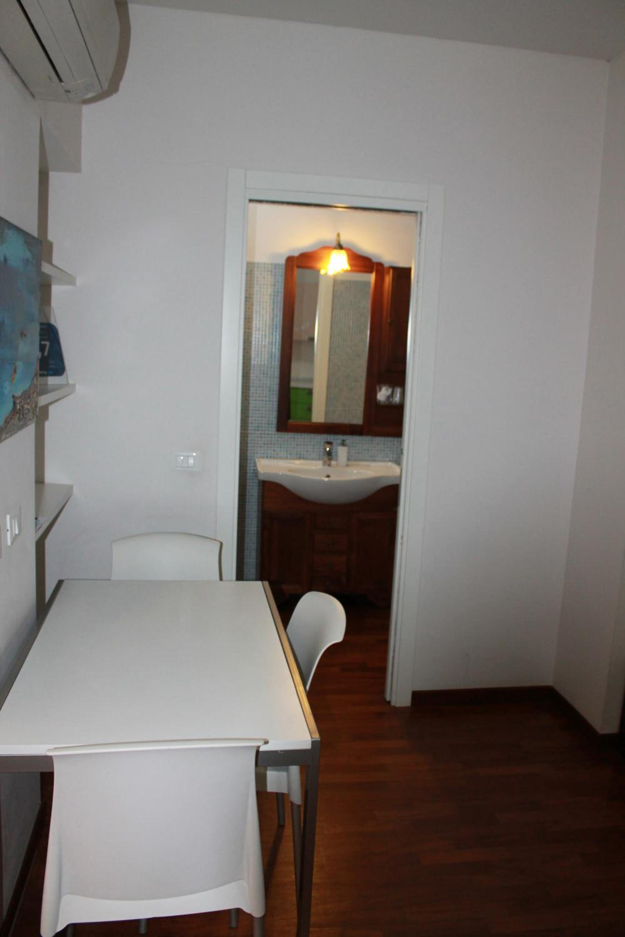 Studio (3 Adults) - Photo 2