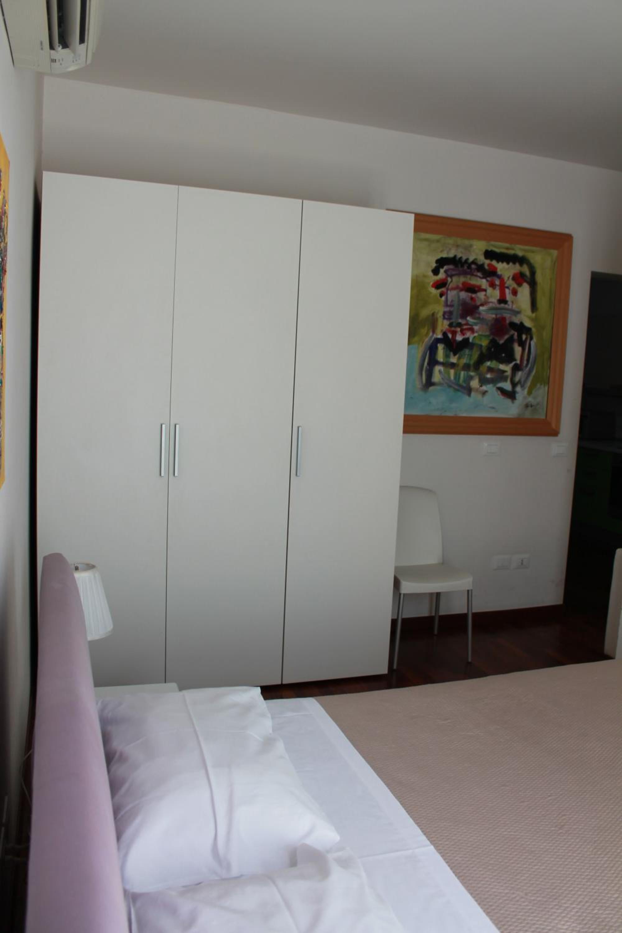 Studio (3 Adults) - Photo 20