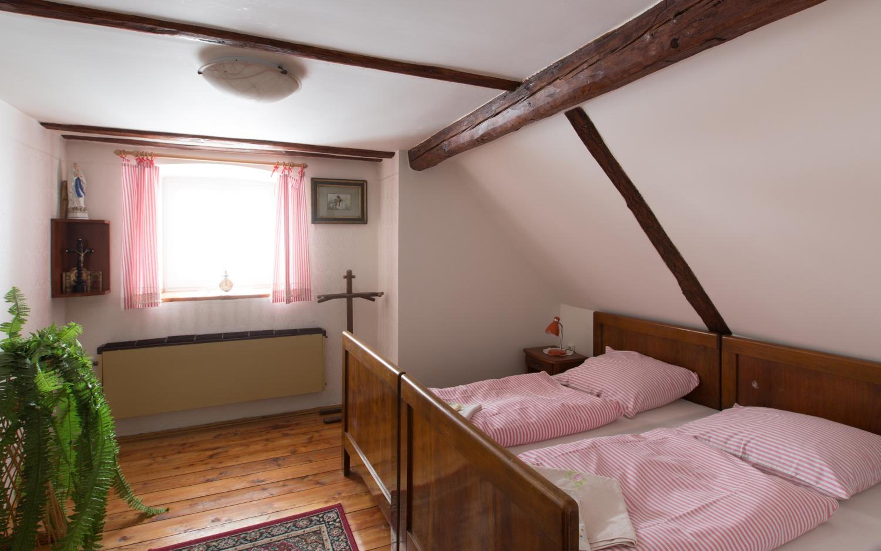 One-Bedroom Apartment (2 - 3 Adults) photo 2