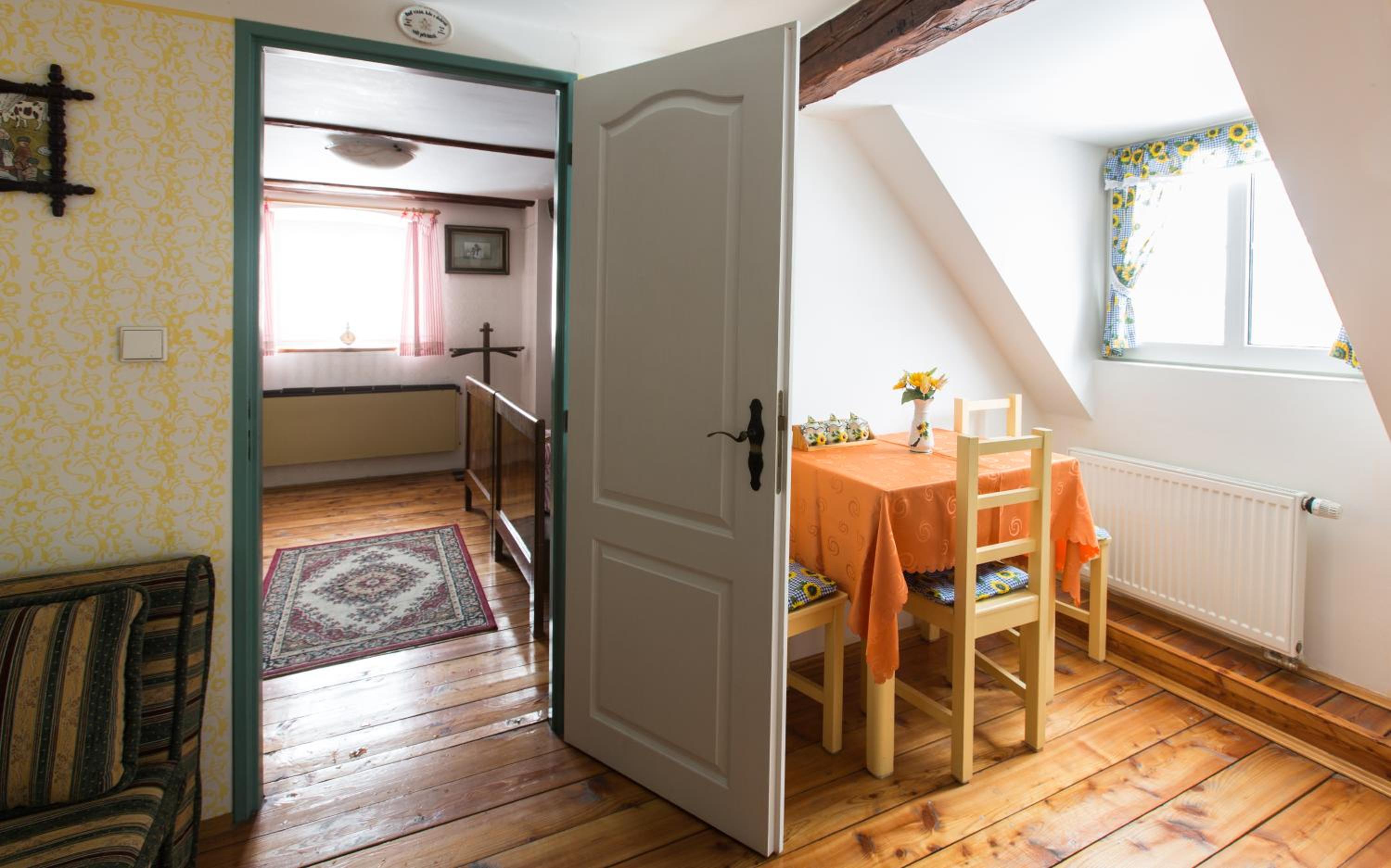 One-Bedroom Apartment (2 - 3 Adults) photo 3