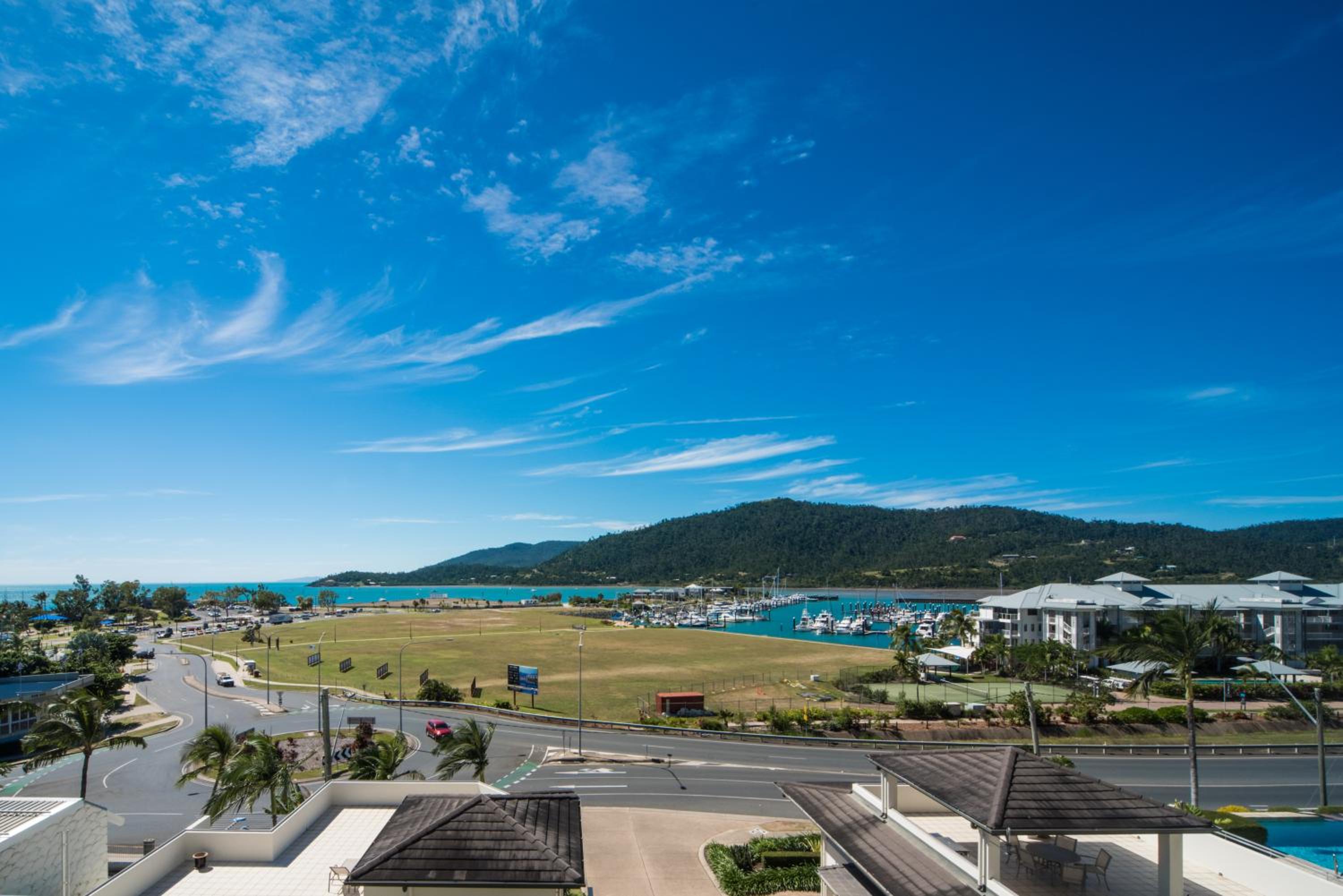 One-Bedroom Apartment with Hot Tub and Sea View photo 2
