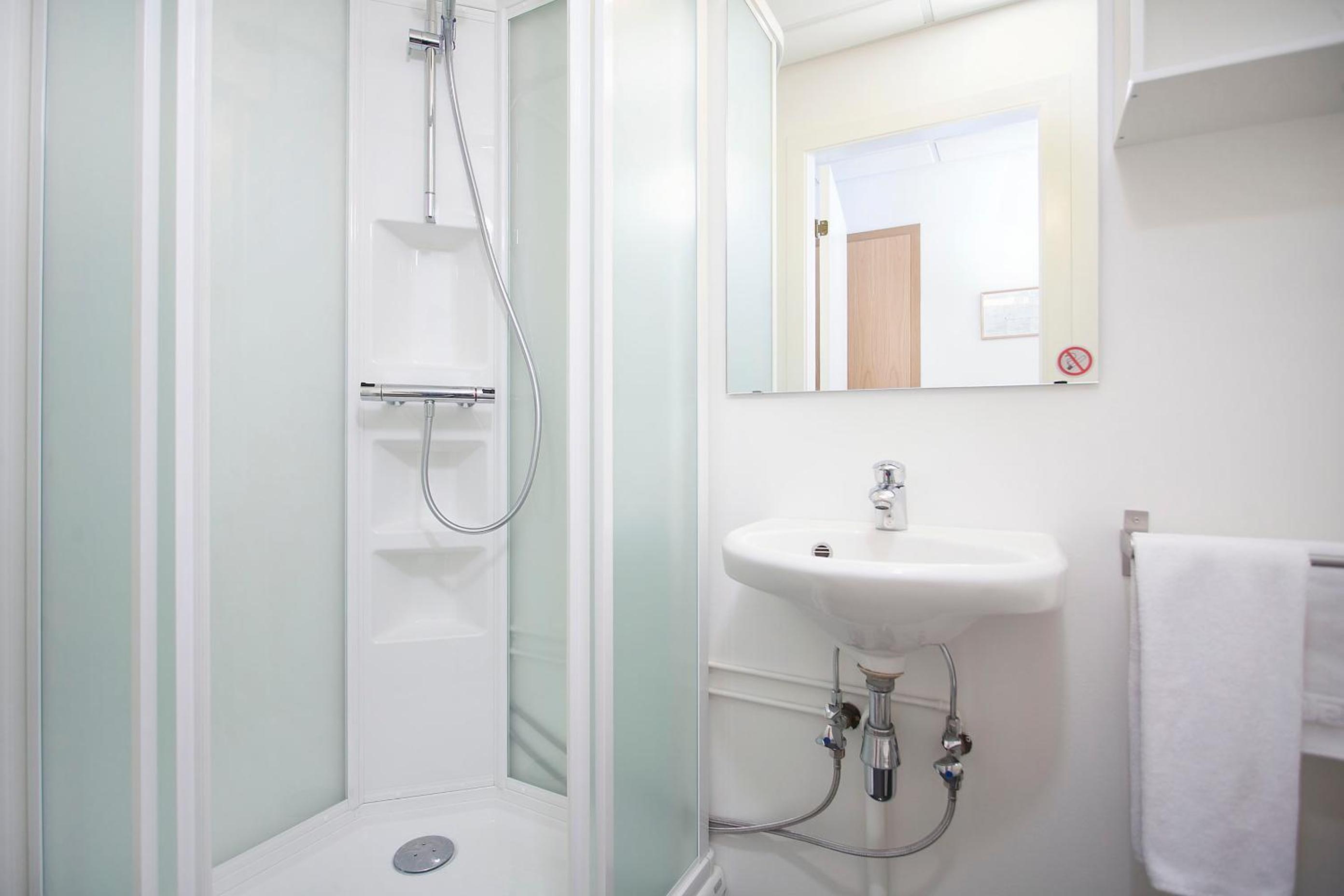 Double Or Twin Room With Private Bathroom photo 3
