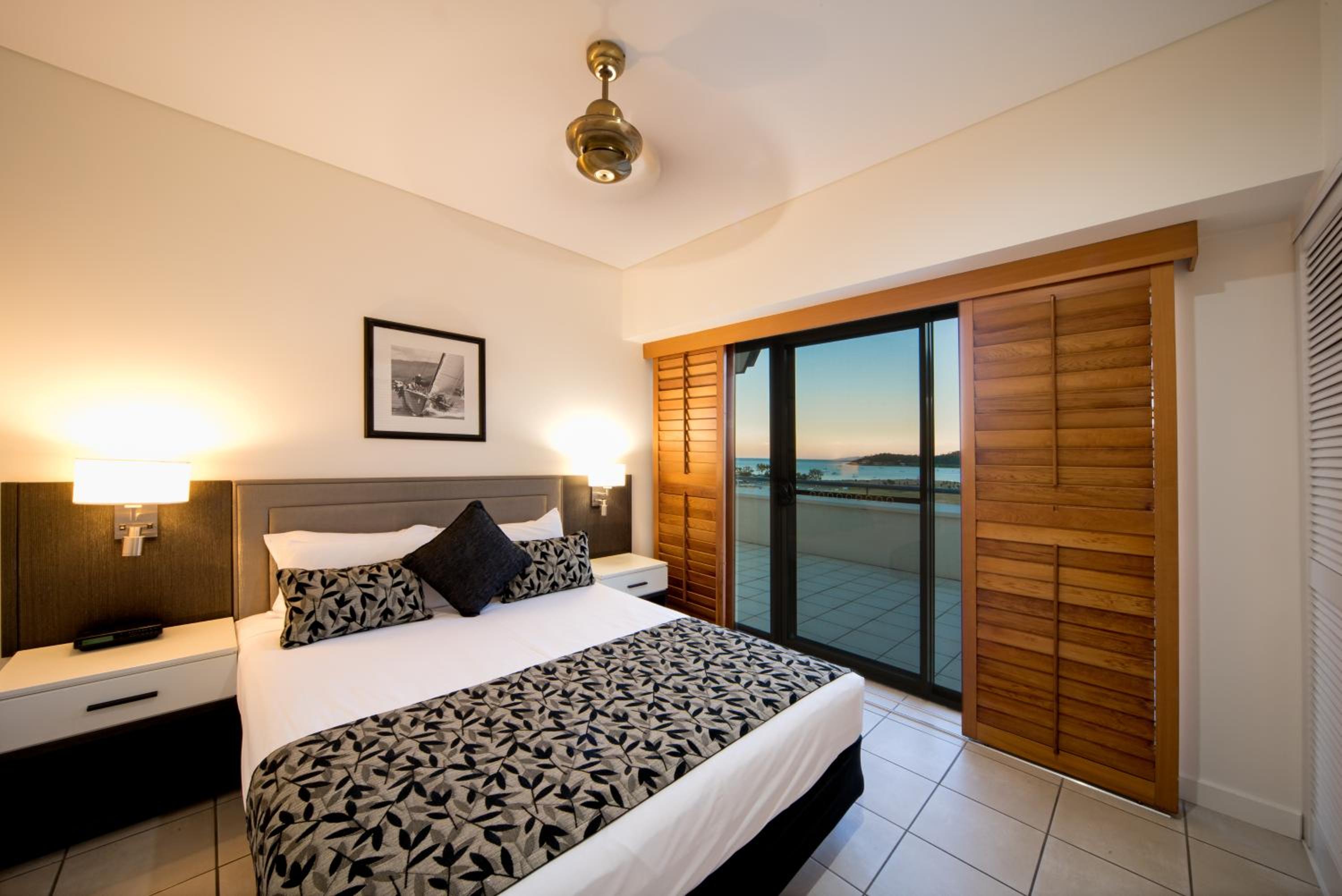 Four-Bedroom Penthouse Apartment with Private Pool and Sea View photo 3