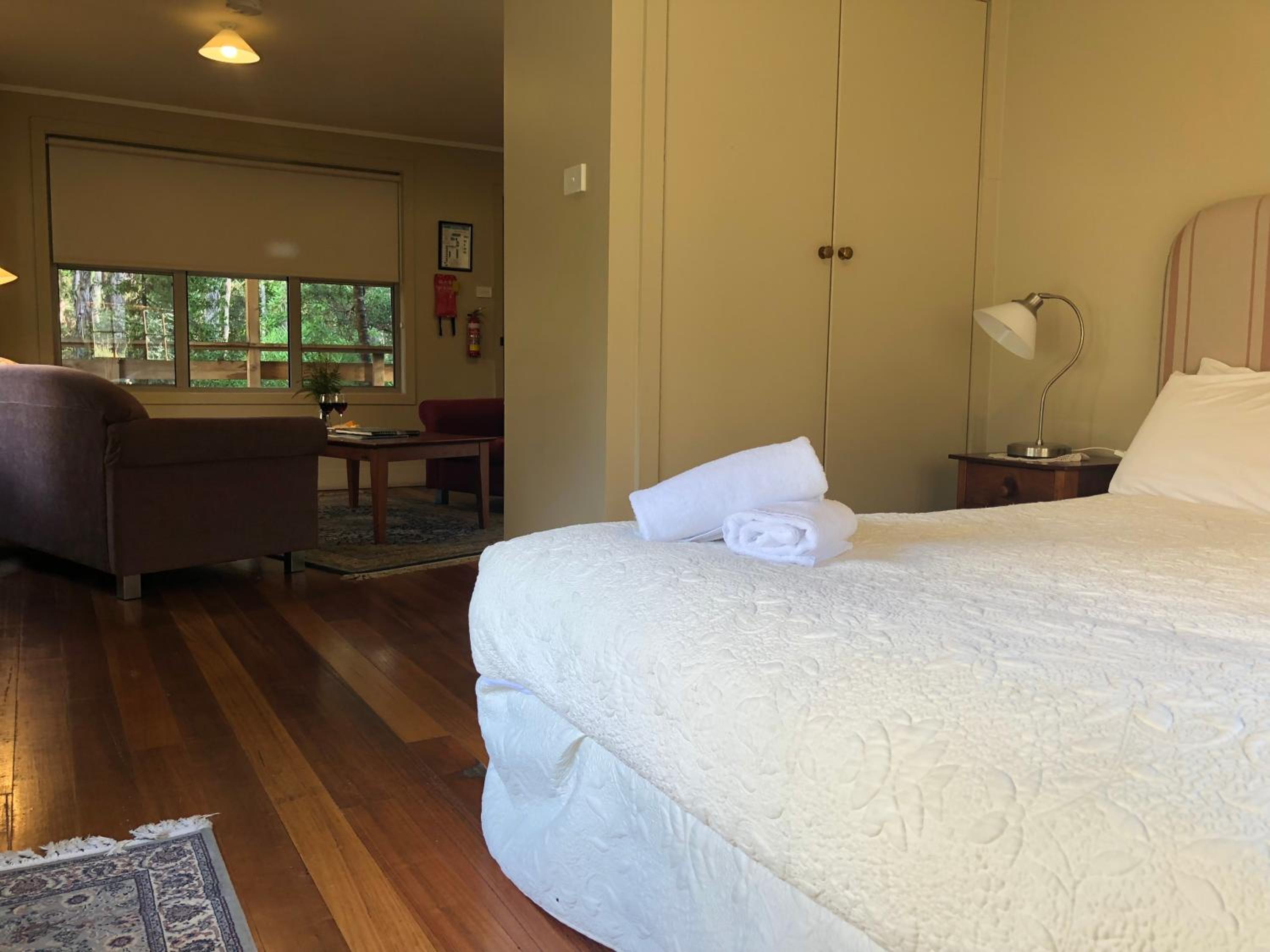 One-Bedroom Cottage - Photo 7