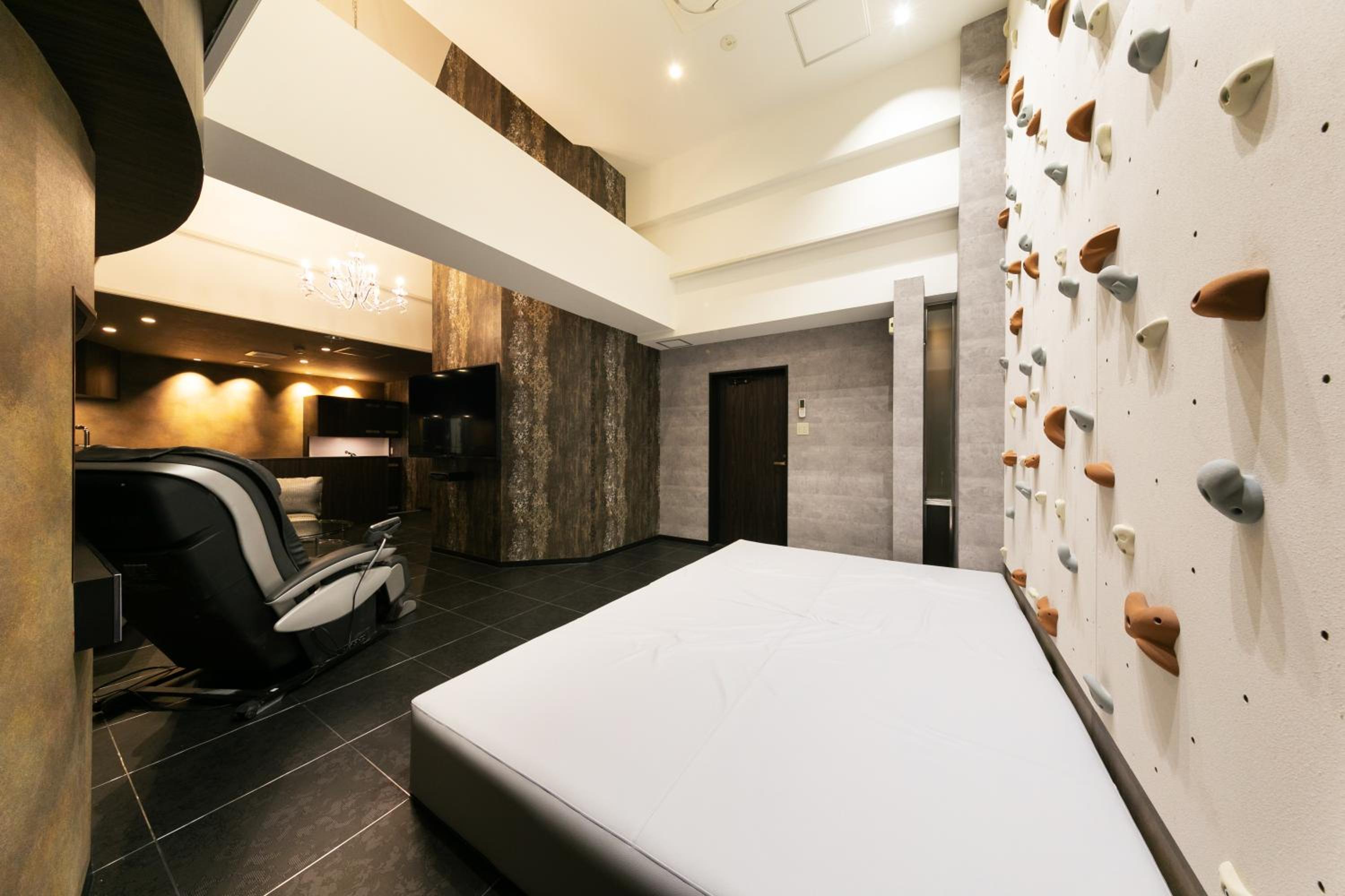 Suite - Photo 6