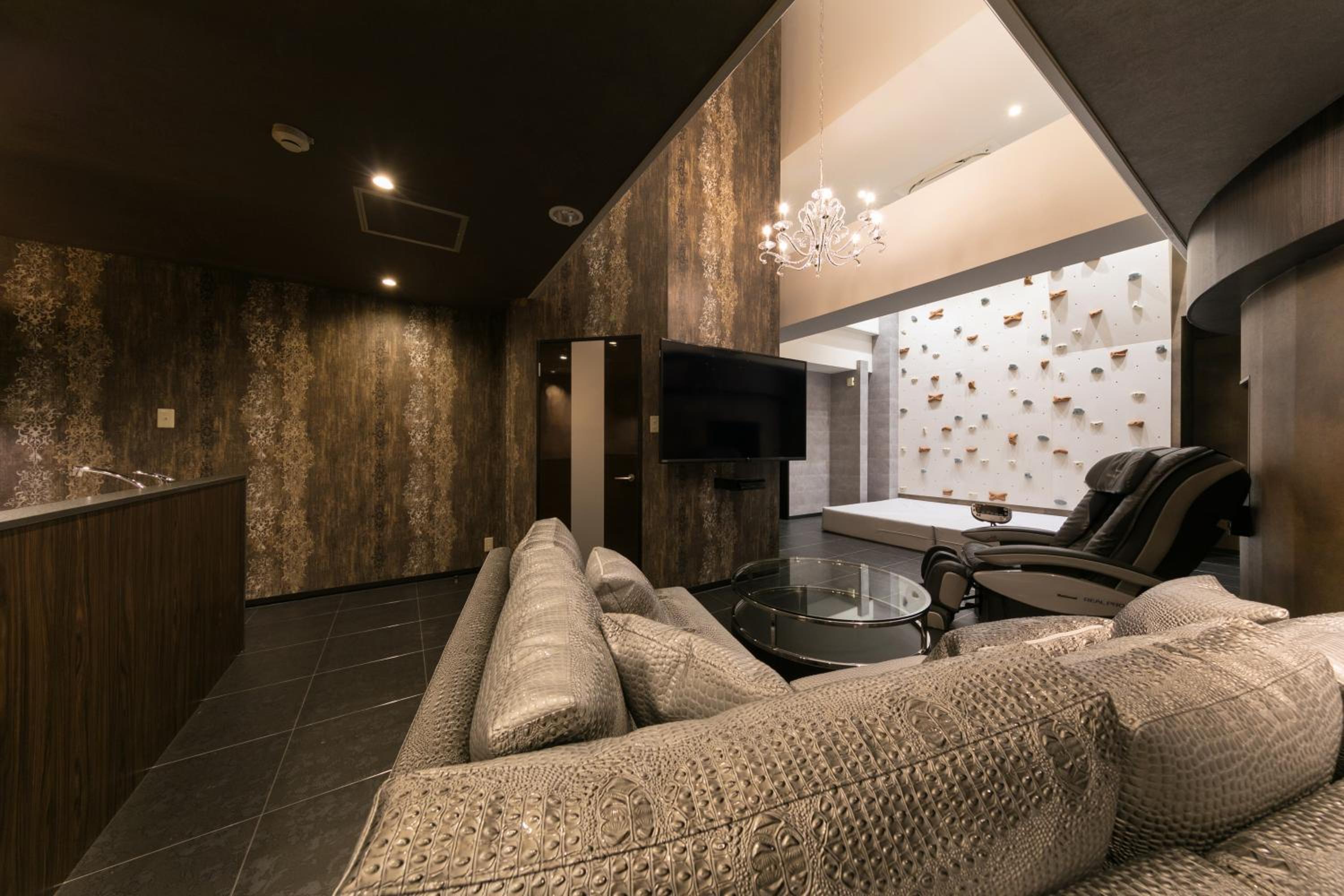 Suite - Photo 5