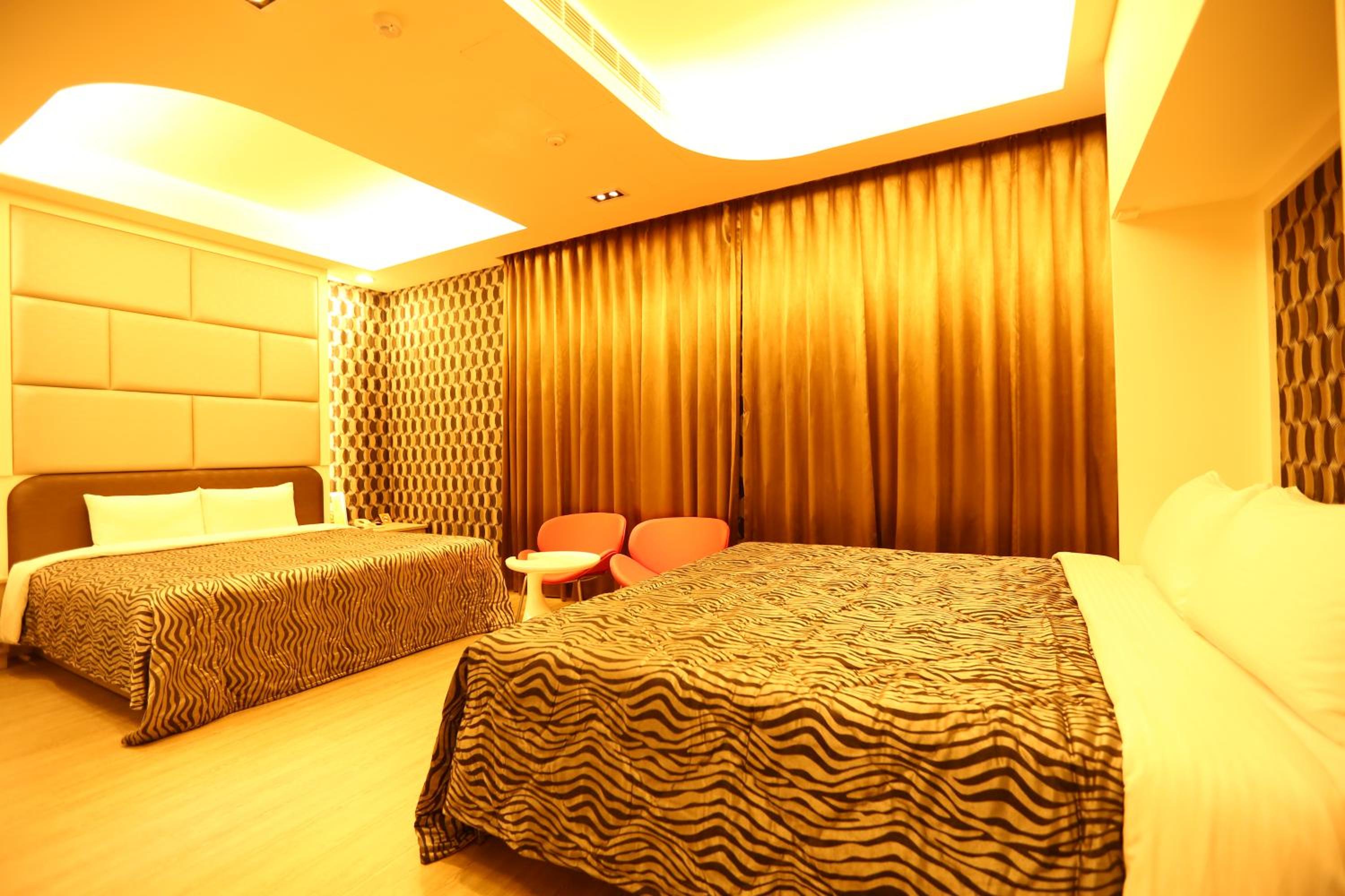 Deluxe Queen Room With Two Queen Beds