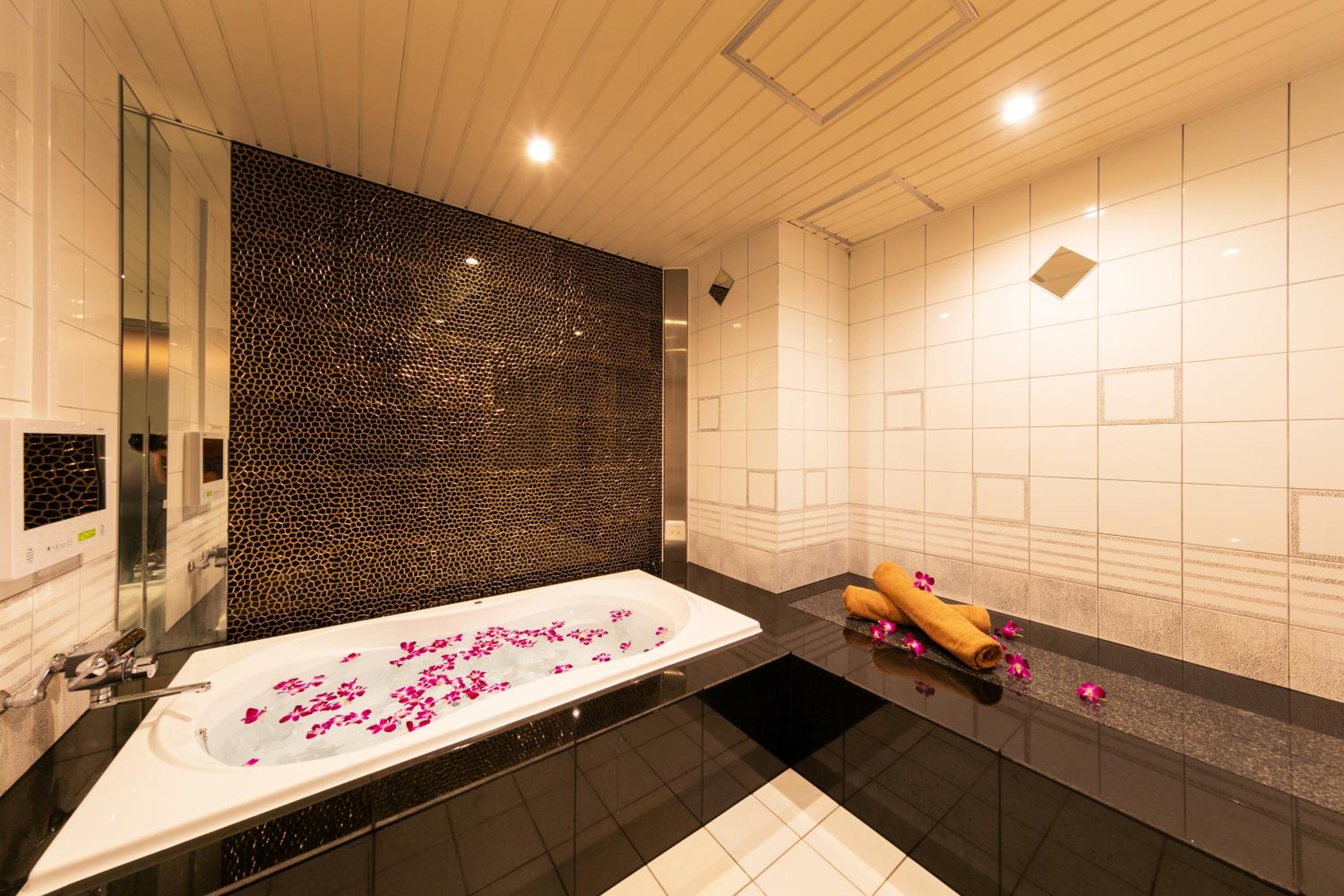 Junior Suite - Photo 11