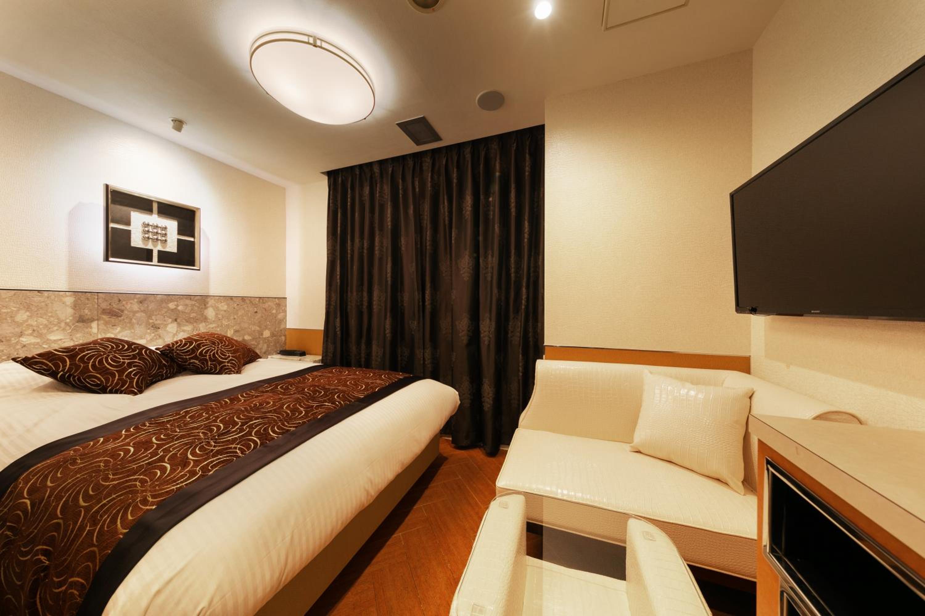 Economy Double Room - Photo 7