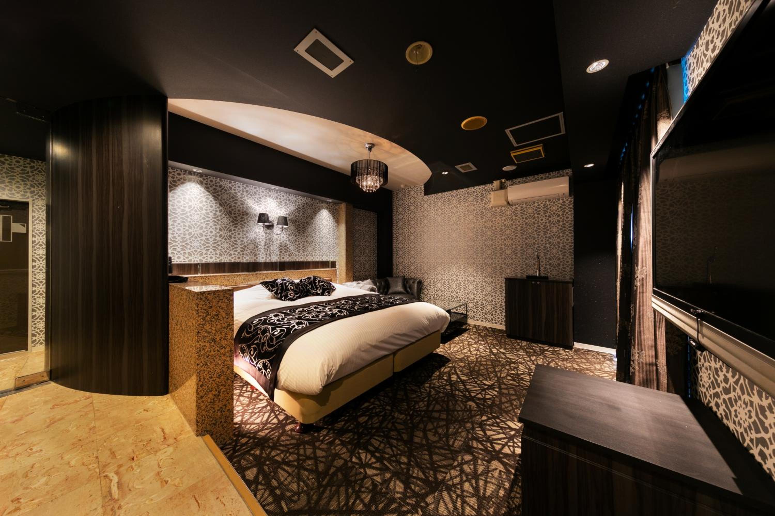 Standard Double Room - Photo 9