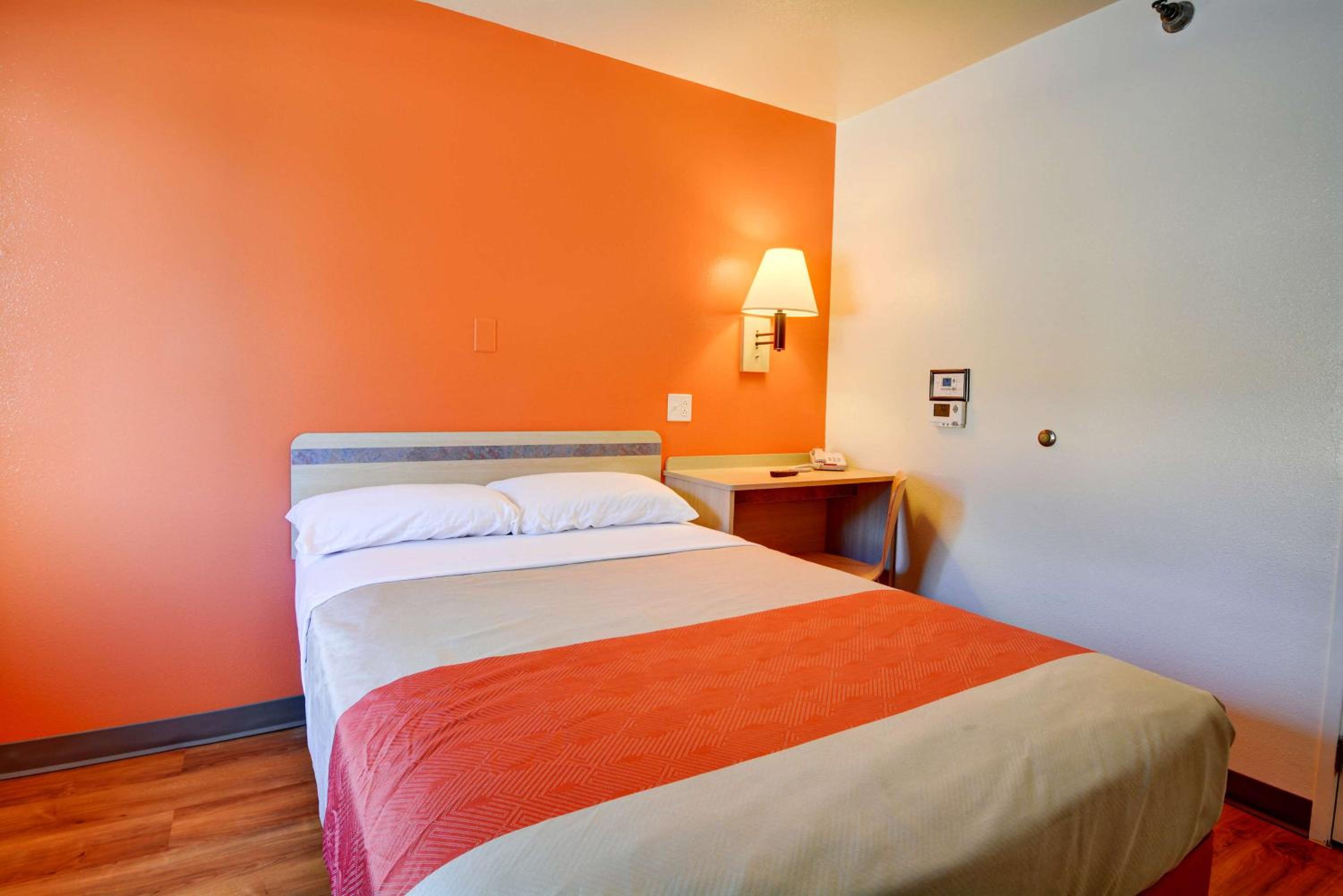 Double Room - Disability Access photo 2