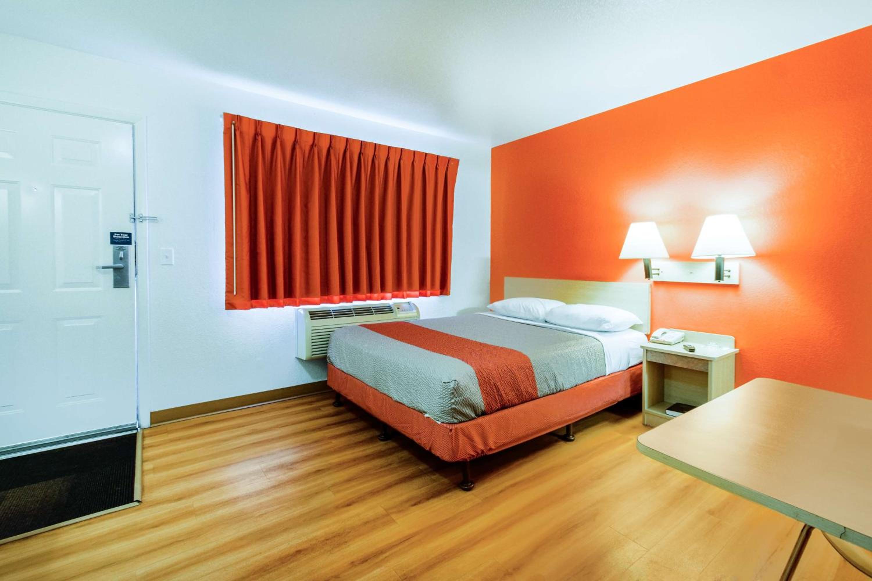 Double Room - Disability Access - Non-Smoking photo 1