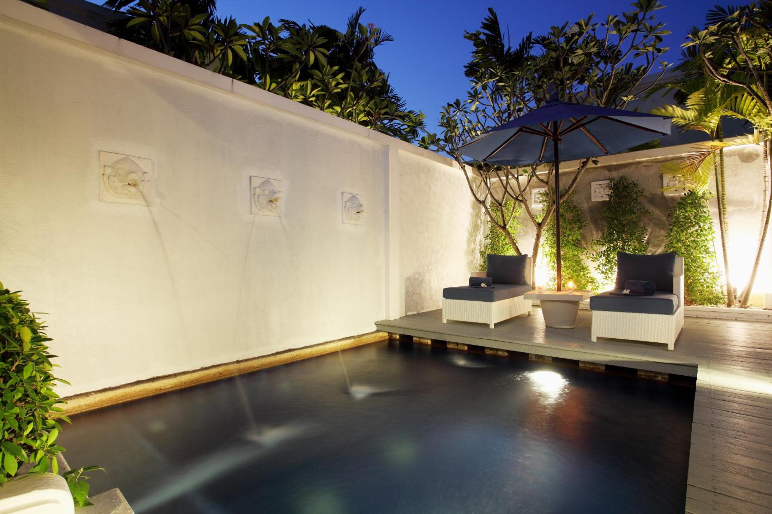 Pool Suite - Photo 30