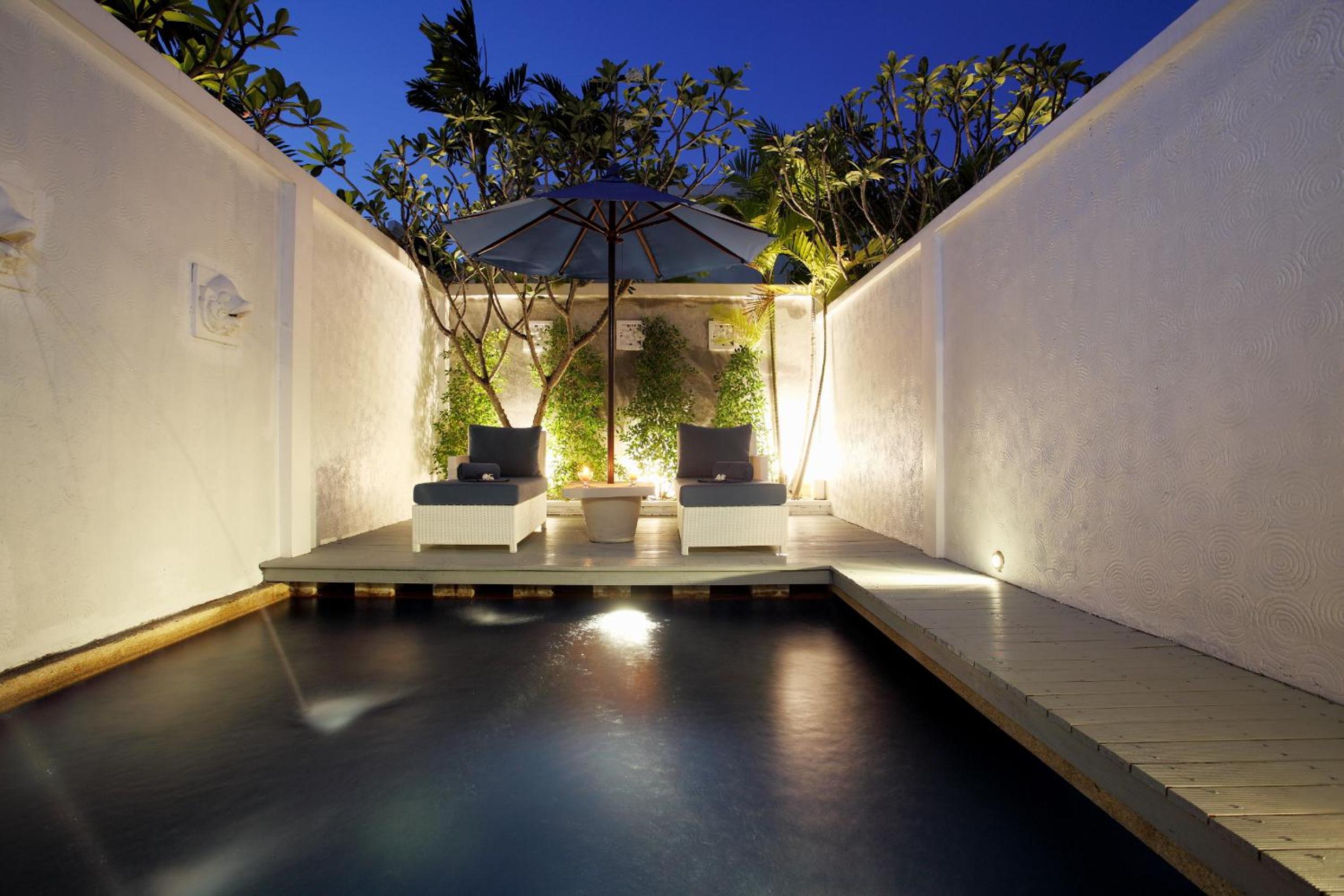 Pool Suite - Photo 34