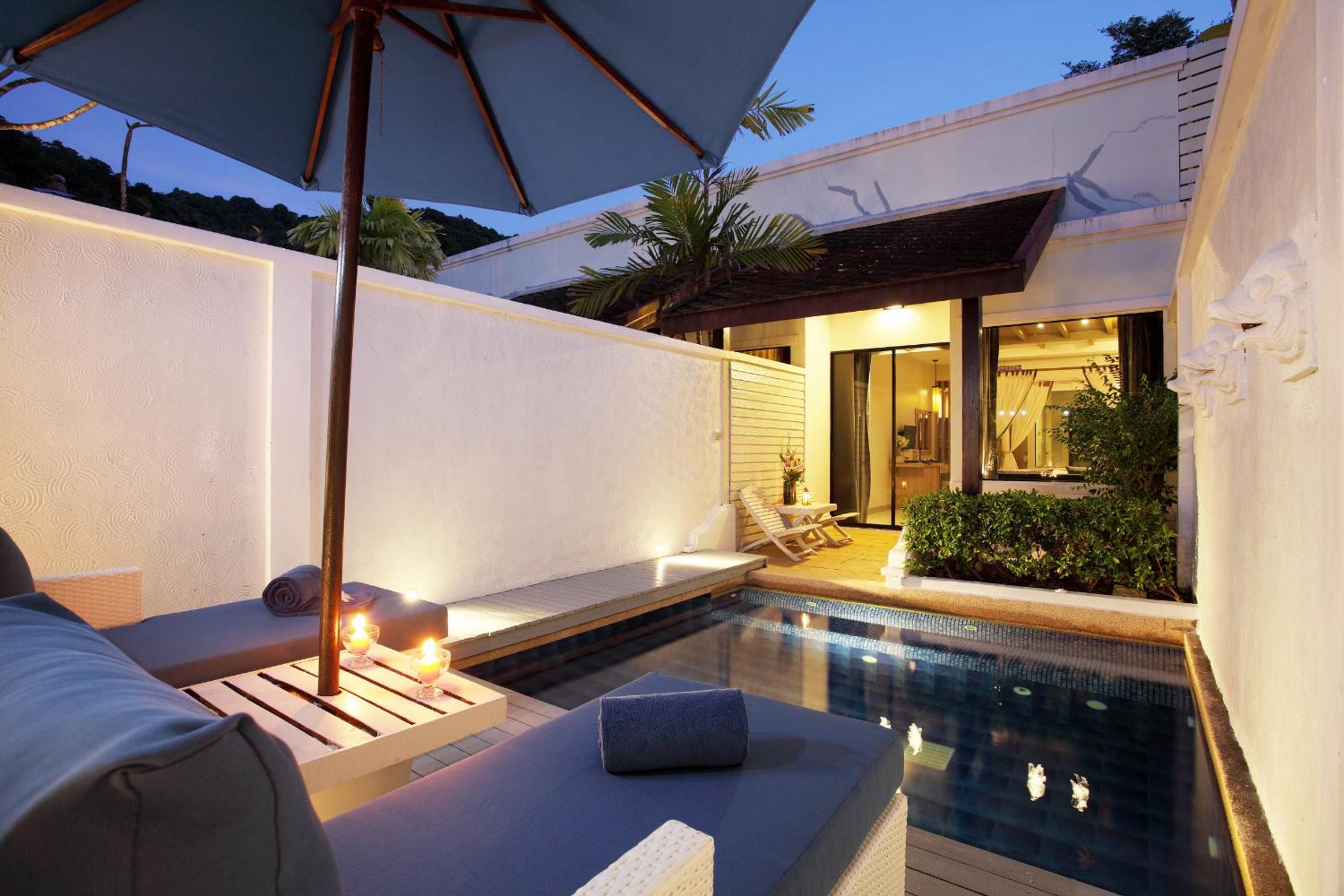 Pool Suite - Photo 32