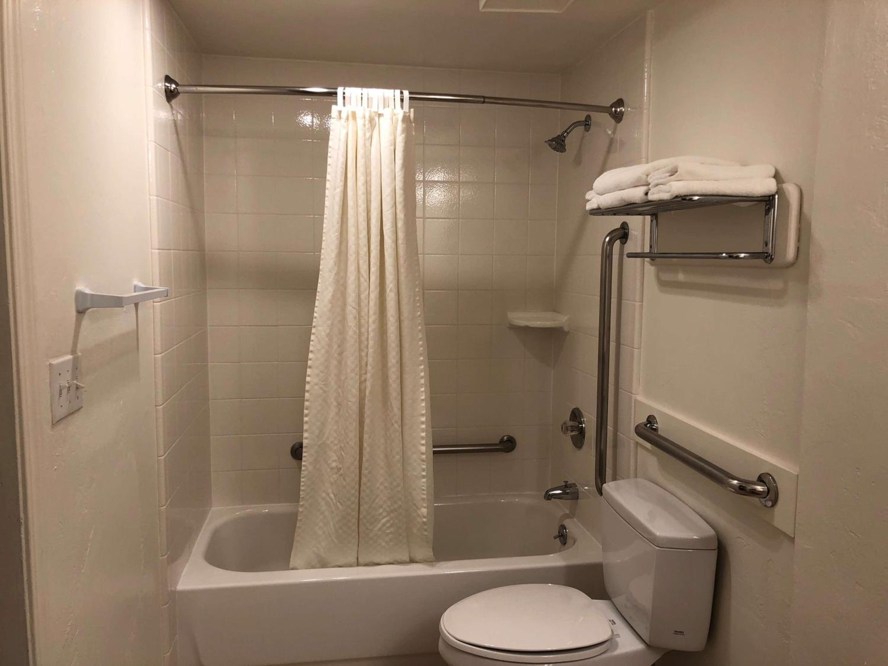 Double Room With Two Double Beds - Disability Access - Non Smoking