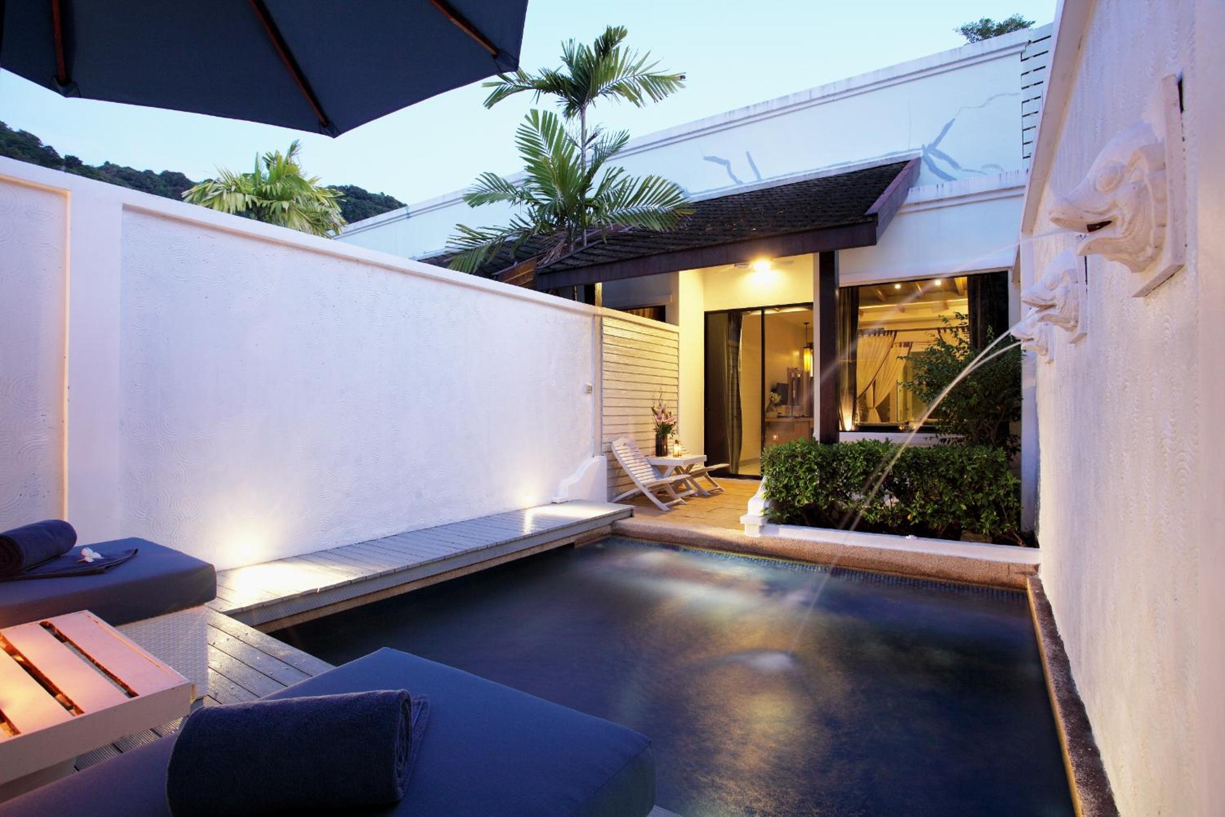 Pool Suite - Photo 1