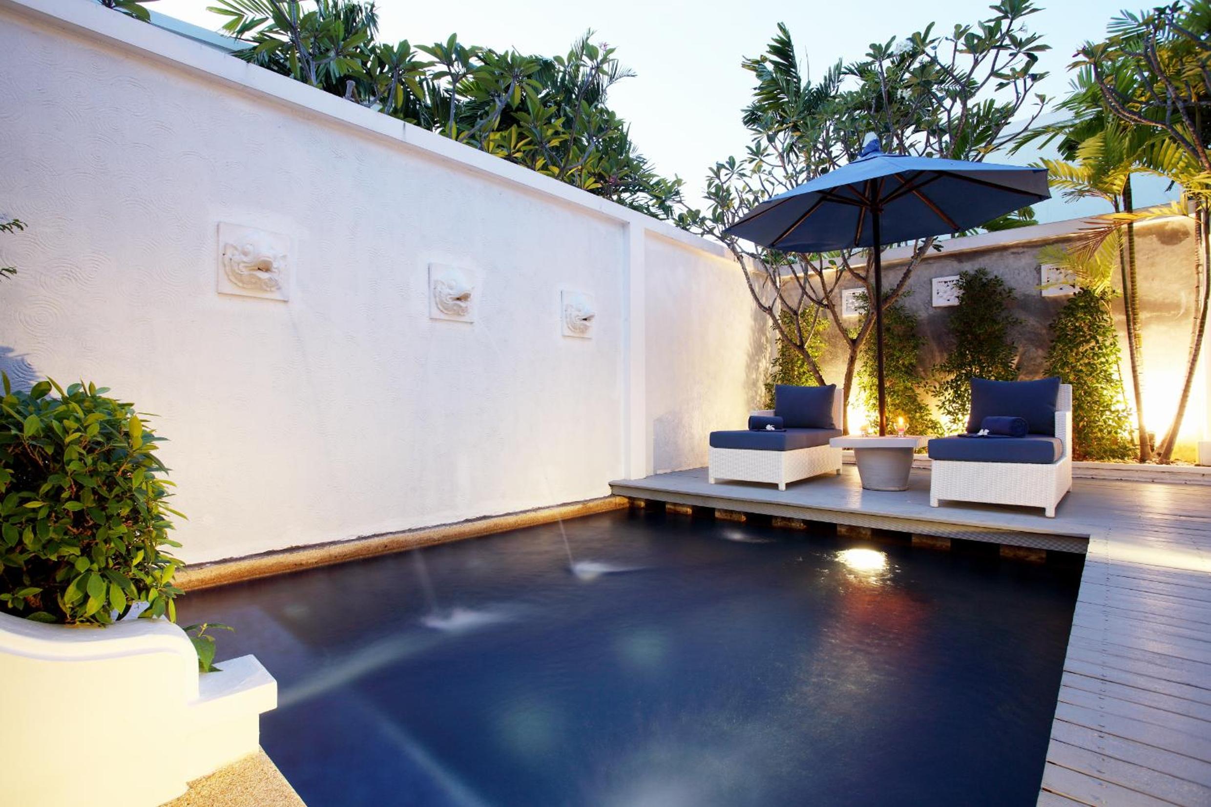 Pool Suite - Photo 28