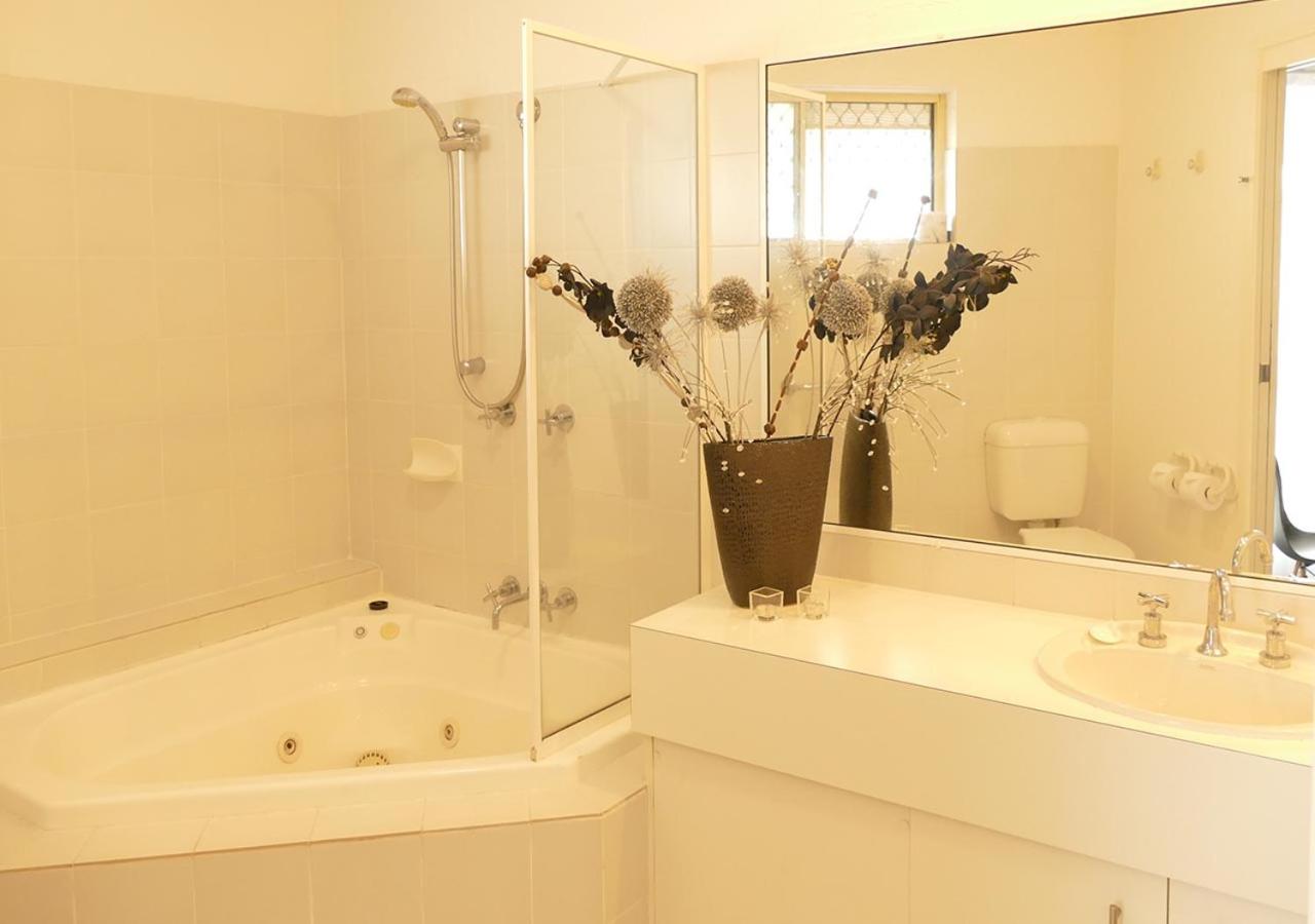 Premium Queen Room with Spa Bath photo 3