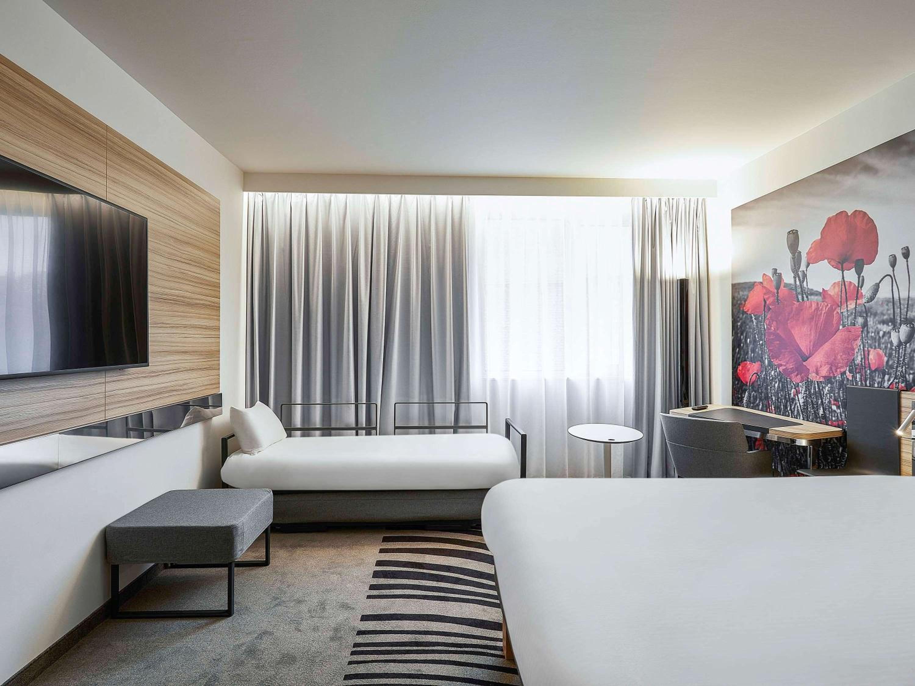 Superior Family Room with Double Bed and Sofa for children - Photo 1