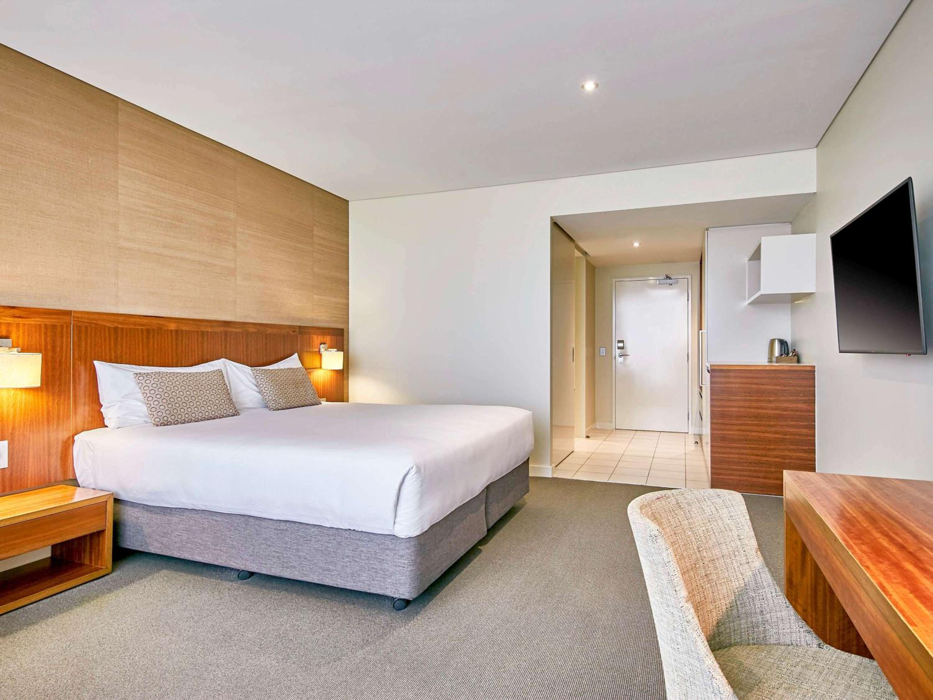 Superior King Room - Photo 3