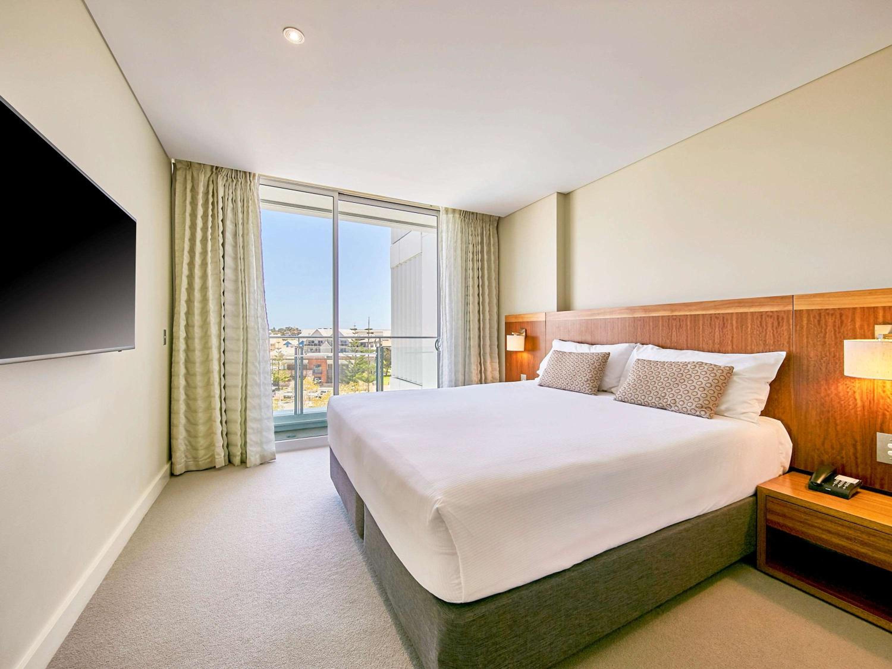Superior King Room - Photo 2
