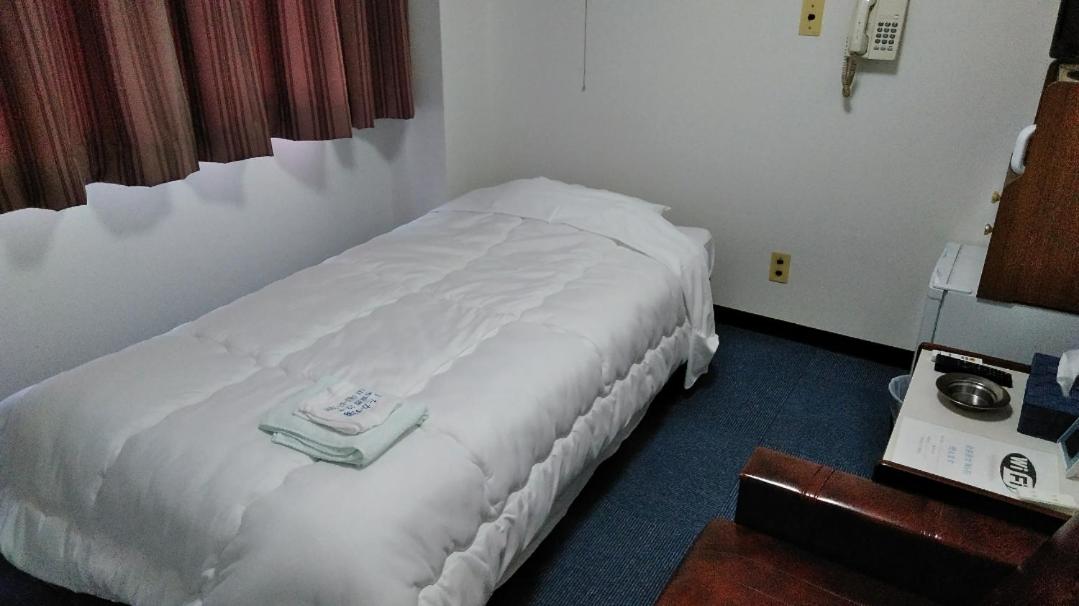 Single Room with Bathroom photo 1