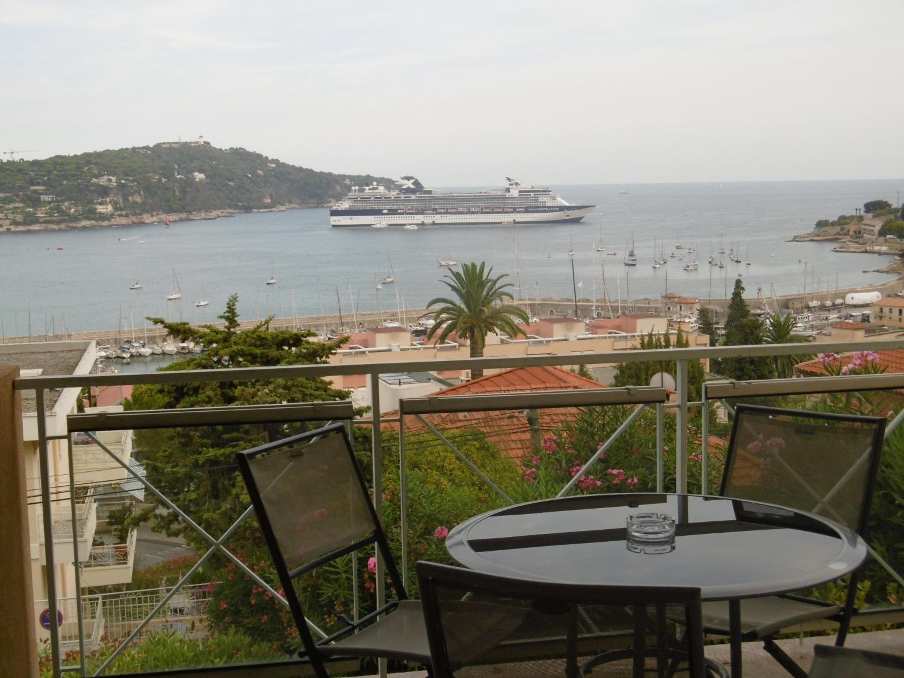  Family Room with Sea View - Photo 8