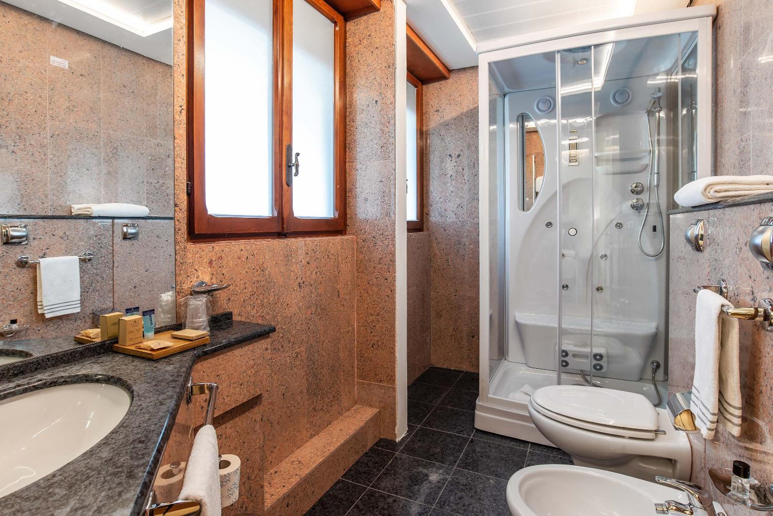 Standard Double or Twin Room - Annex photo 3