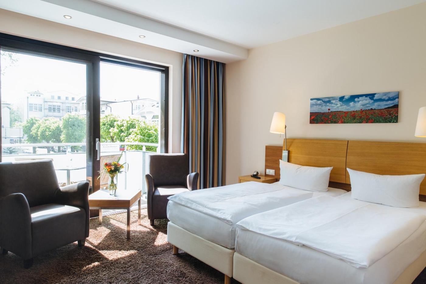 Double Room with Partial Sea View - Photo 10