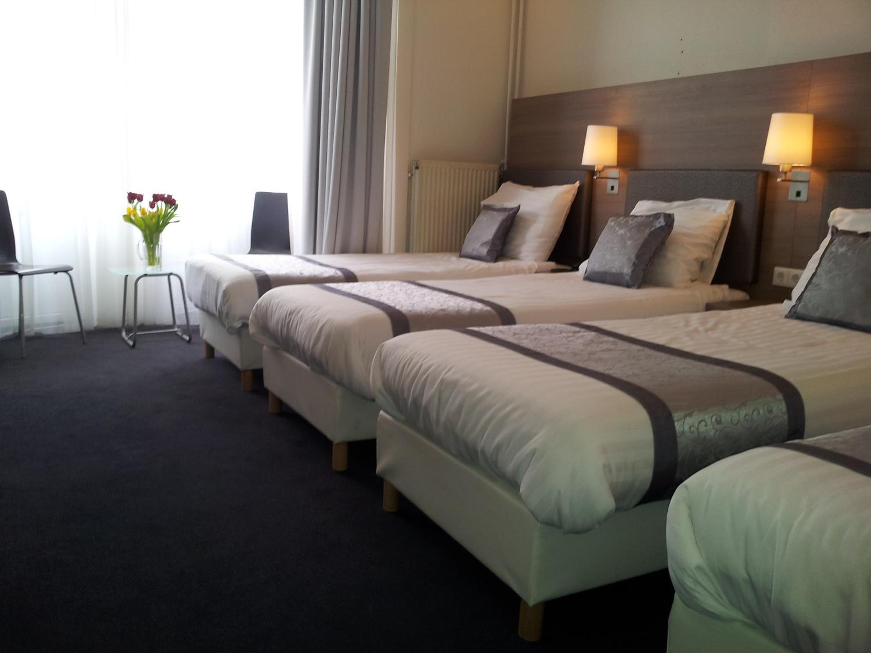 Quadruple Room thumbnail 5