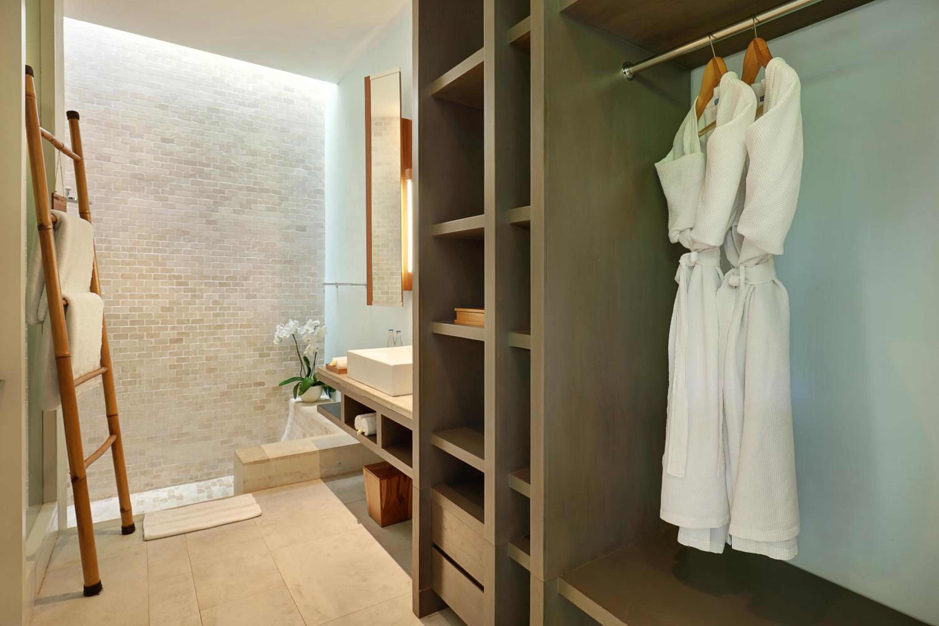 One-Bedroom Villa with Private Pool - Photo 27