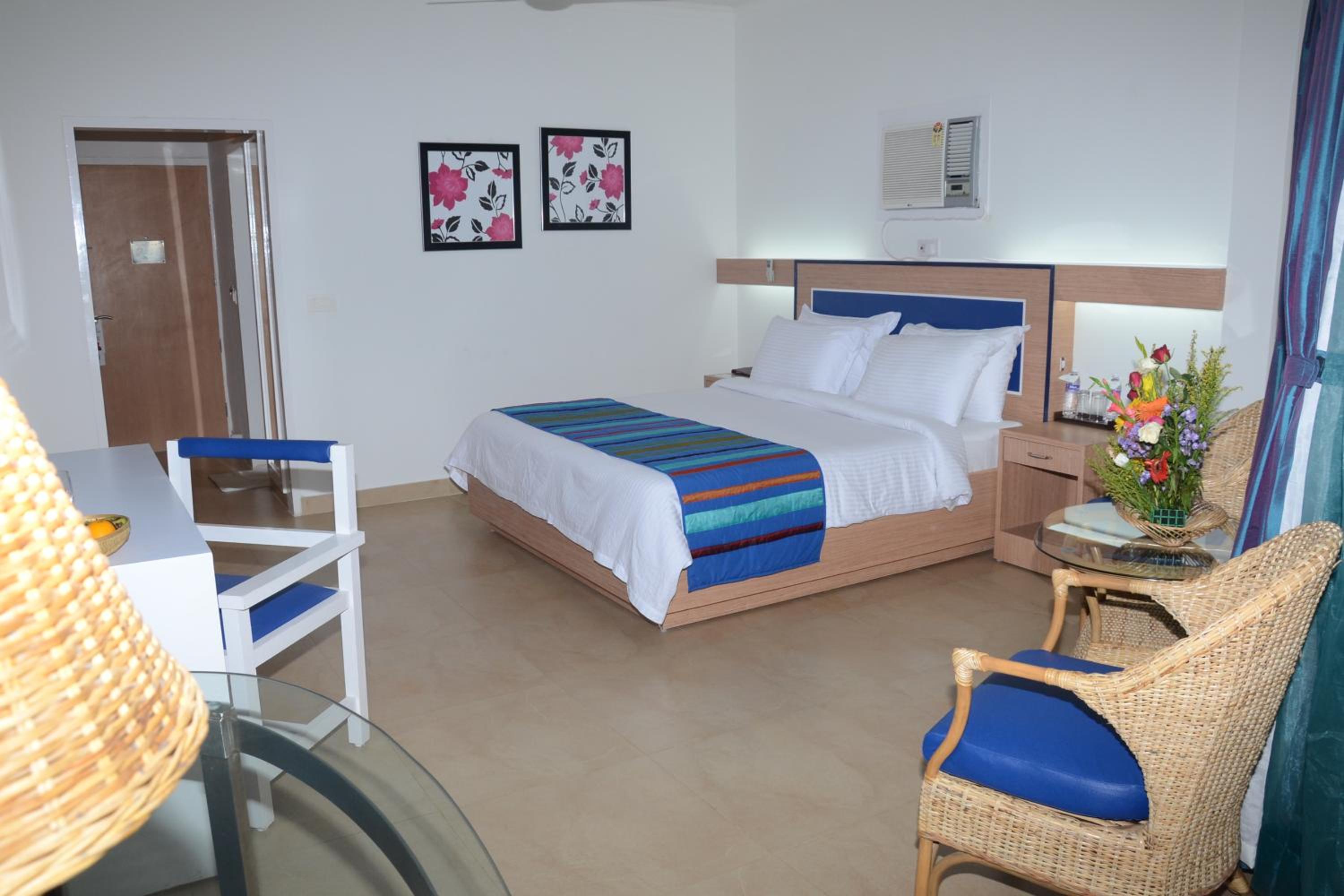 King Suite with Sea View photo 3