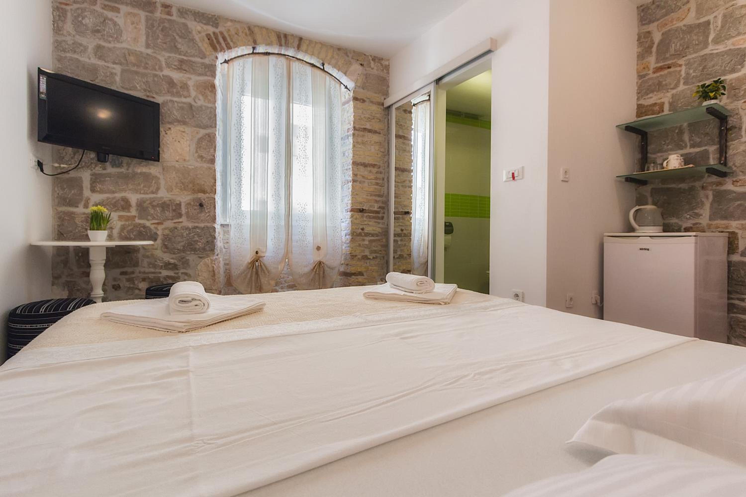 Double Room - Photo 1