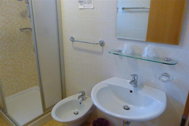 Double or Twin Room with Balcony photo 3
