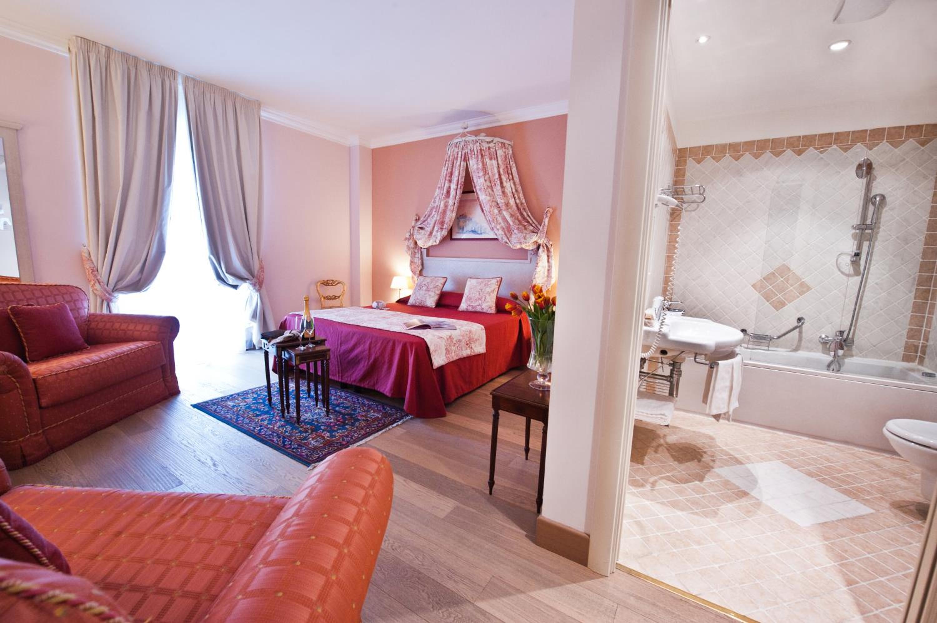 Junior Suite - Photo 1