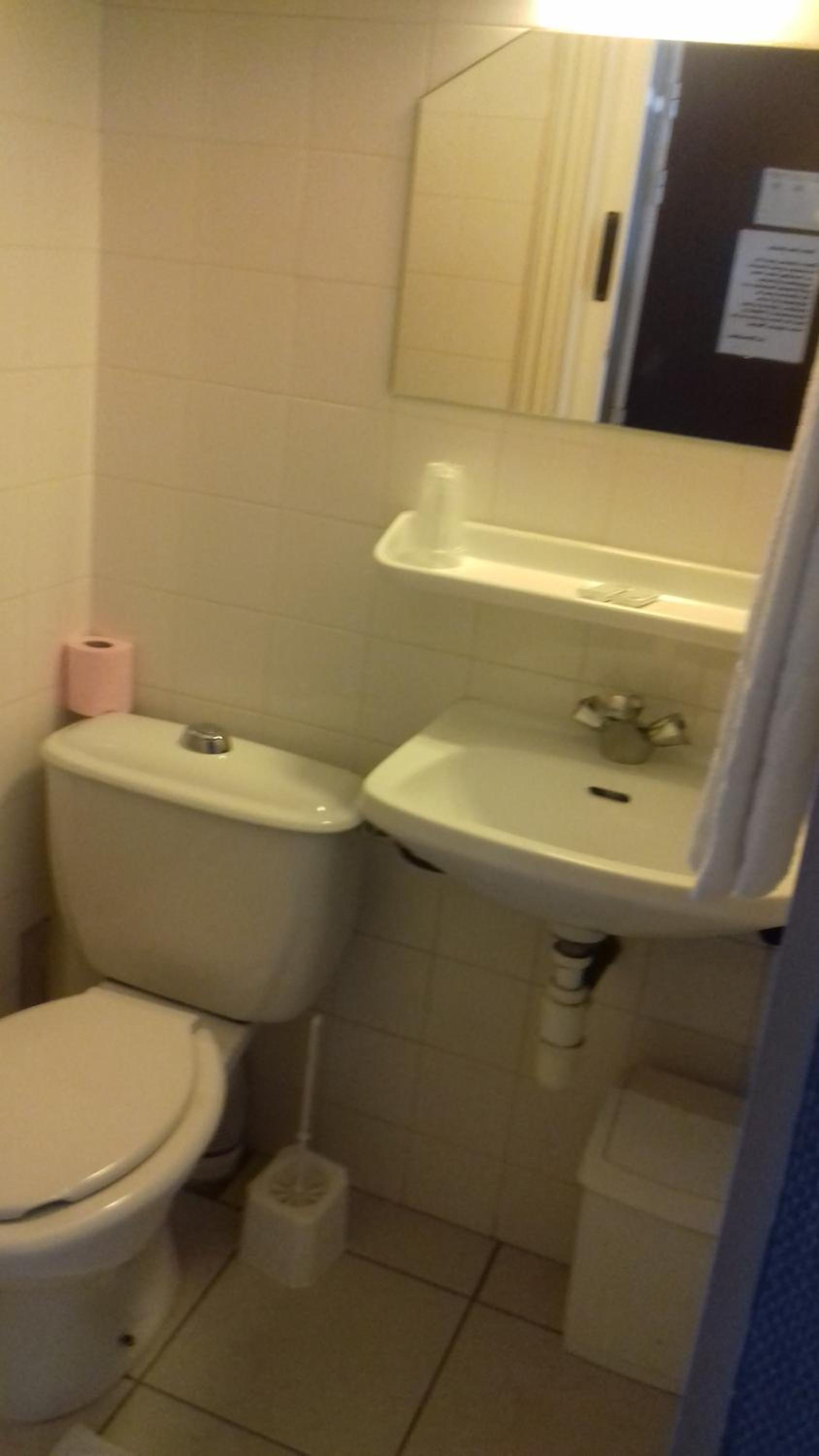 Triple Room with Private Bathroom photo 2