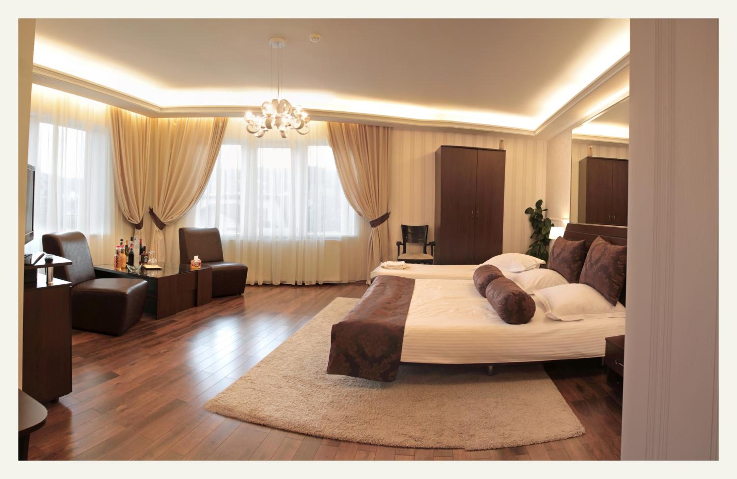Double Room with Extra Bed 